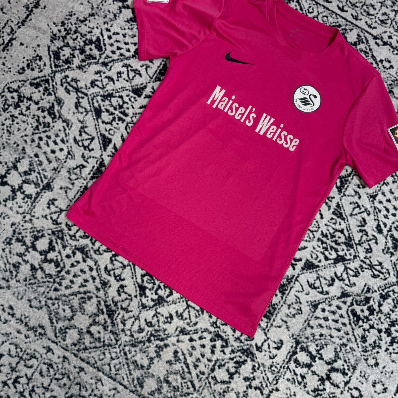 Nike × Vintage Nike Pink Polyester Jersey T-Shirt Size L Swag City Pepino Size US L / EU 52-54 / 3 - 2 Thumbnail