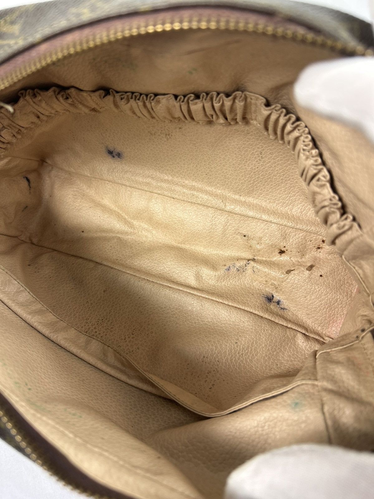 Louis Vuitton Louis Vuitton Monogram Toiletry Bag Size ONE SIZE - 4 Thumbnail