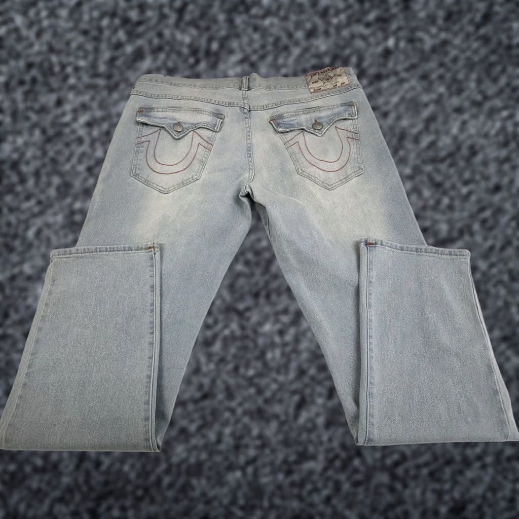 True Religion VINTAGE True Religion Geno Jeans Mens Slim Fit 36 Light Blue Denim 5-Pocket Logo Embroidered Zipper Button 36/32 Top Size US 36 / EU 52 - 1 Thumbnail