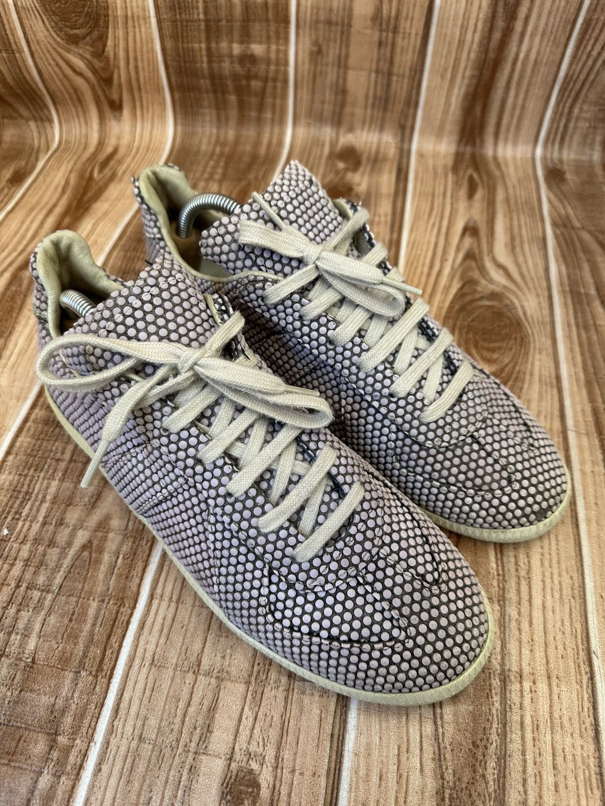 Maison Margiela Maison Margiela Replica Textured Polka Dot Sneaker Lowtops Size US 8 / EU 41 - 5 Thumbnail
