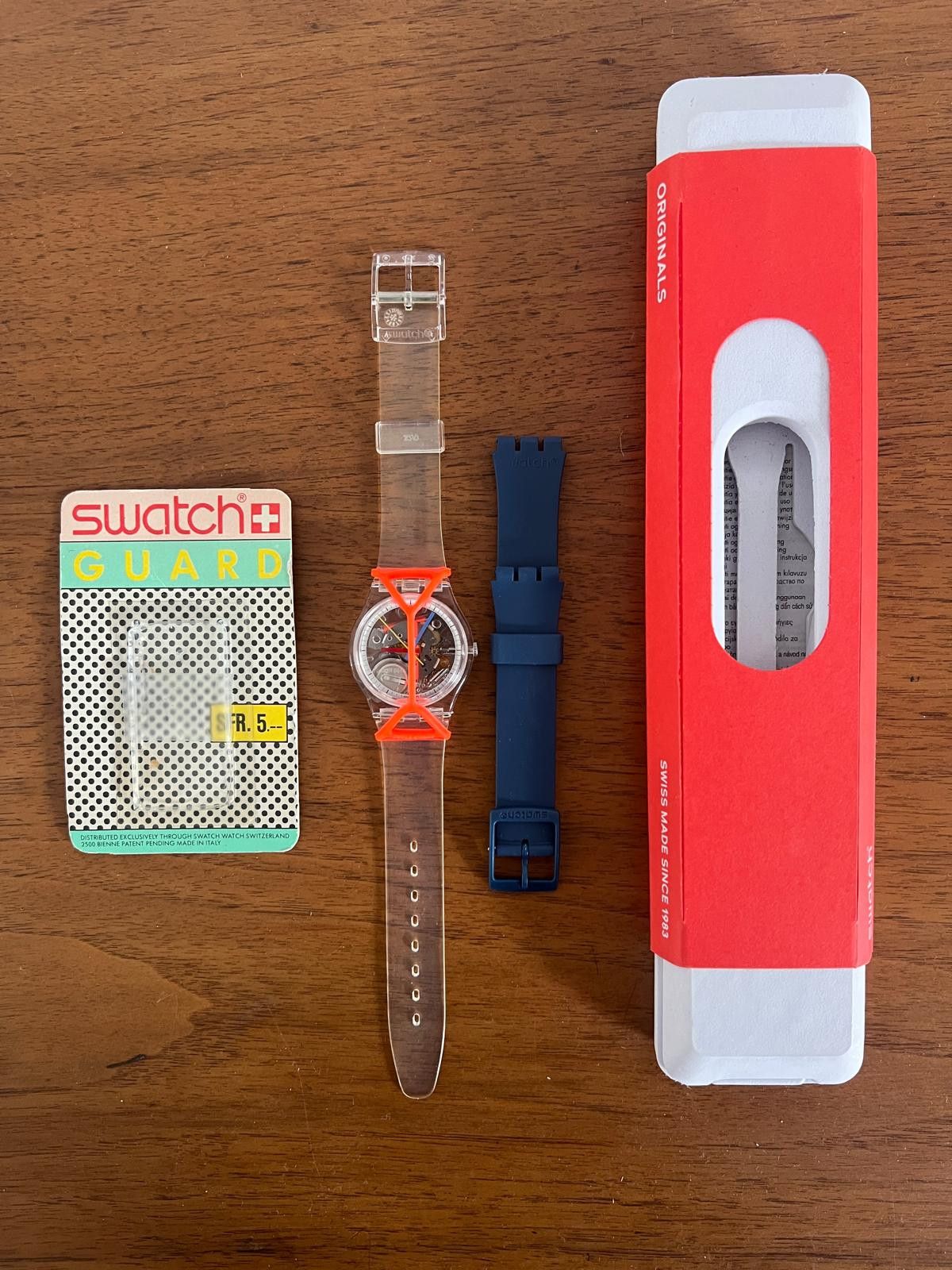 Swatch Collectible Swatch Jellyfish + Guard + xtra Straps Size 34 - 2 Thumbnail