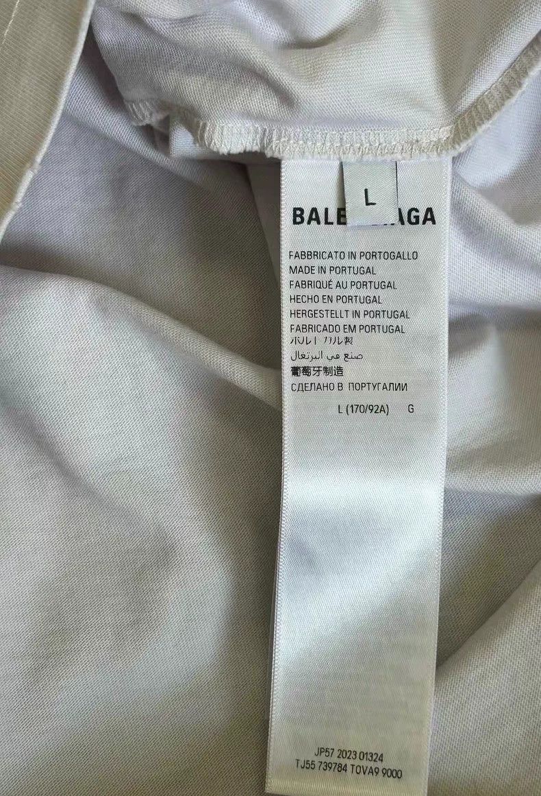 Balenciaga Balenciaga White duct tape short sleeve T-shirt with textu Size US L / EU 52-54 / 3 - 3 Thumbnail