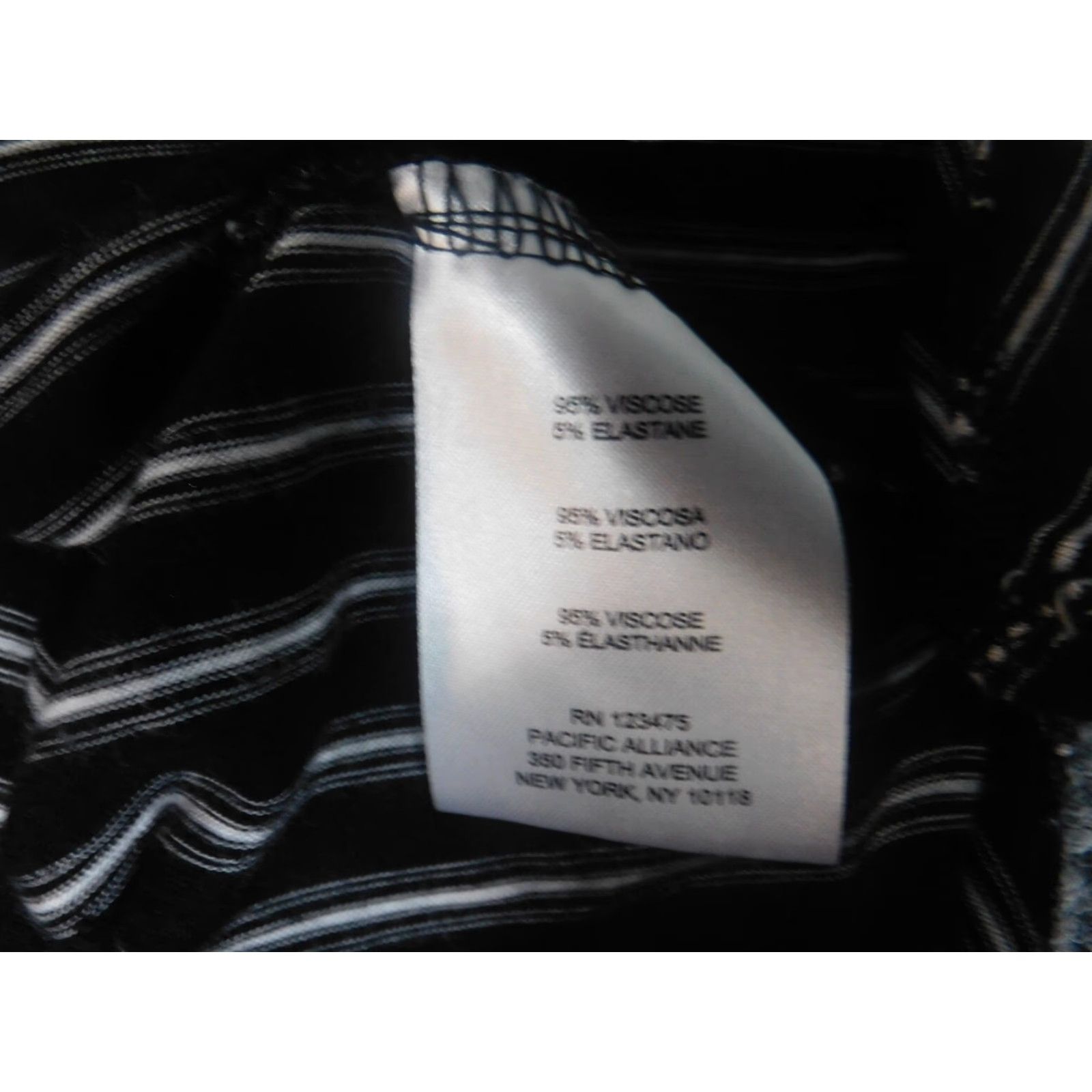Jones New York Jones New York top Blouse Womens Large Black Striped Crew Neck Pullover Viscose Rayon Cap Sleeve Casual Stretch Comfort Regular Modern Classic Size L / US 10 / IT 46 - 7 Thumbnail