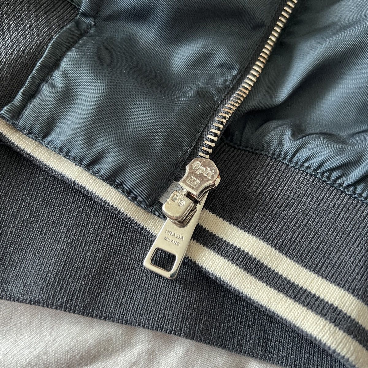 Prada 🔥🔥 Prada Nylon Gabardine Bomber Jacket Size US L / EU 52-54 / 3 - 5 Thumbnail