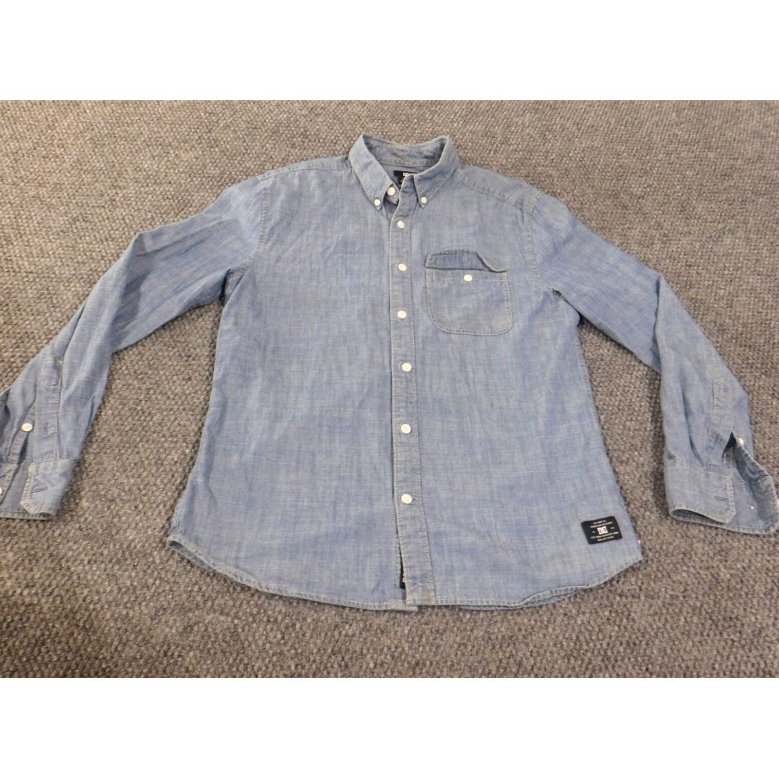 Vintage DC Shoes Shirt Men Denim Button Up Blue Retro Pocket Long Sleeve Collared Button-Down Slimming Outdoor Vintage: No Size US S / EU 44-46 / 1 - 4 Thumbnail