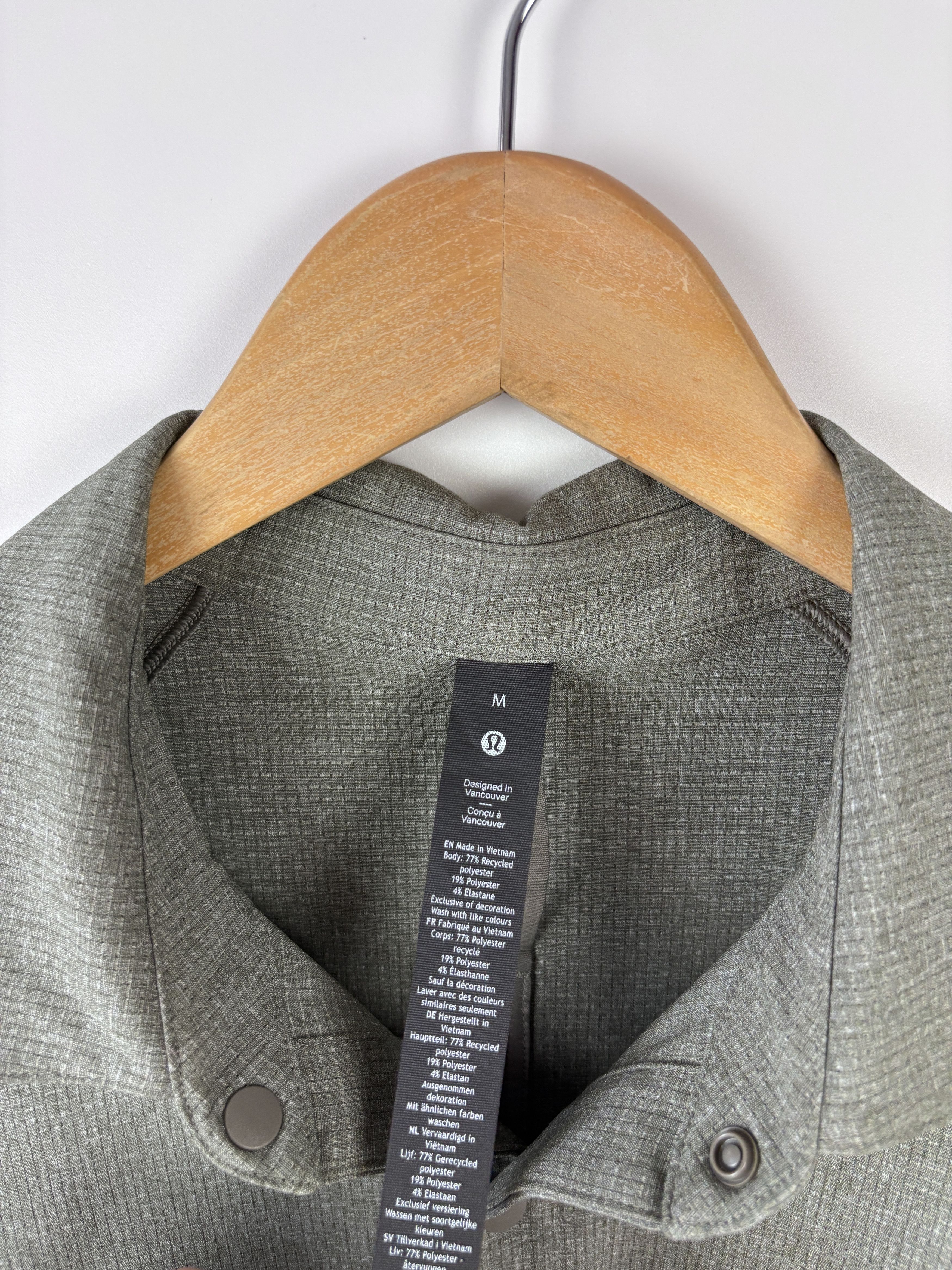 Lululemon Mens Lululemon Longsleeve Pearl Snap Shirt Gray Size M Size US M / EU 48-50 / 2 - 8 Thumbnail