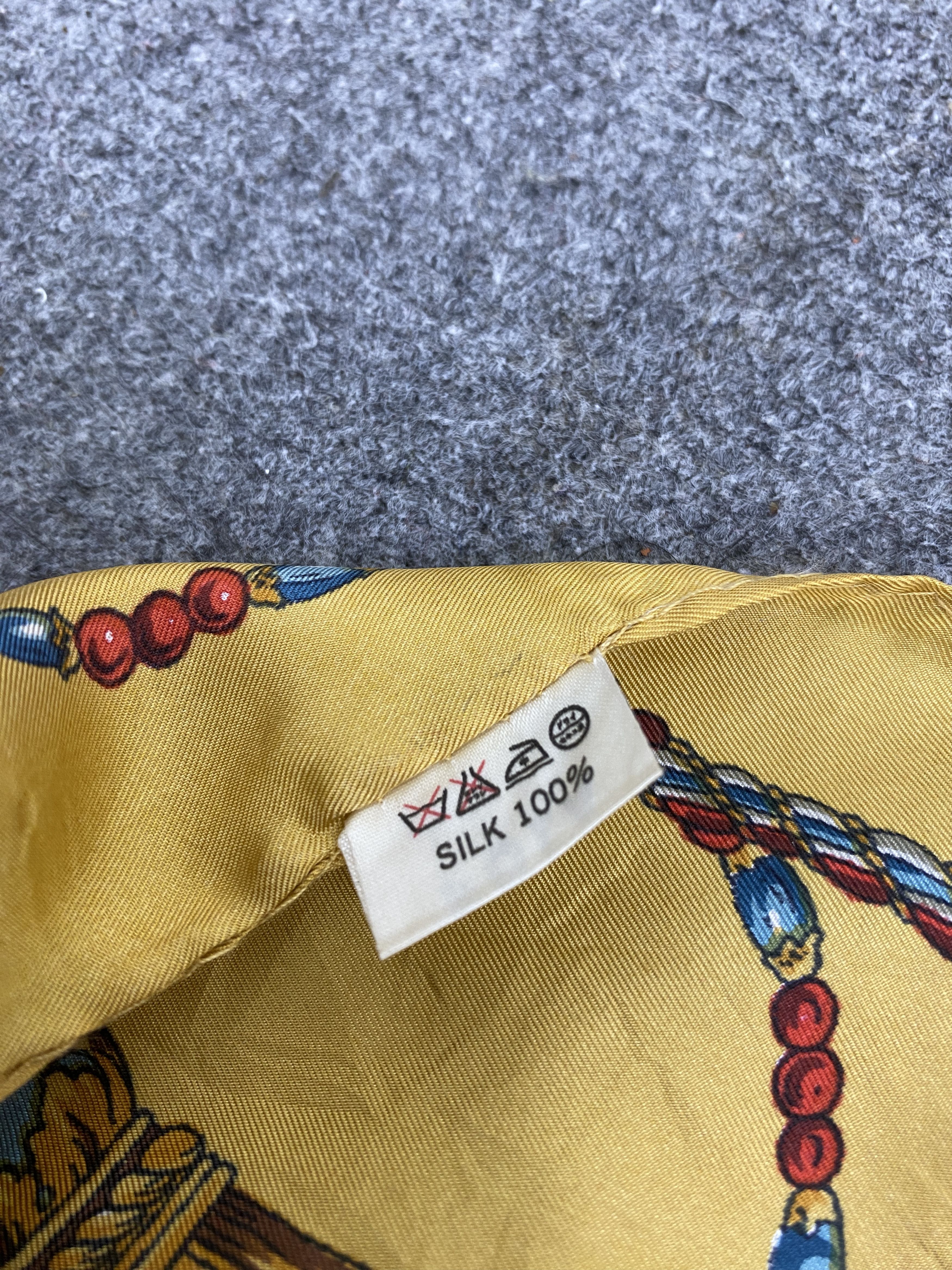 Other Vintage Chain And Tassel Silk Scarf / Silk Shawl SN0258 Size ONE SIZE - 10 Thumbnail