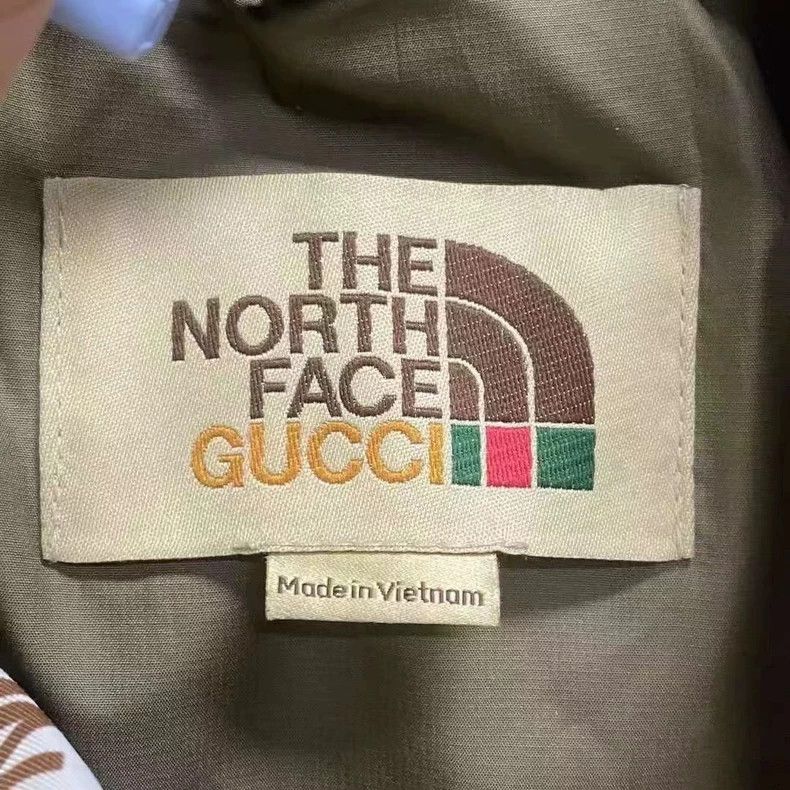 Gucci Gucci The latest full-print logo pattern logo down vest 250 Size US M / EU 48-50 / 2 - 3 Thumbnail