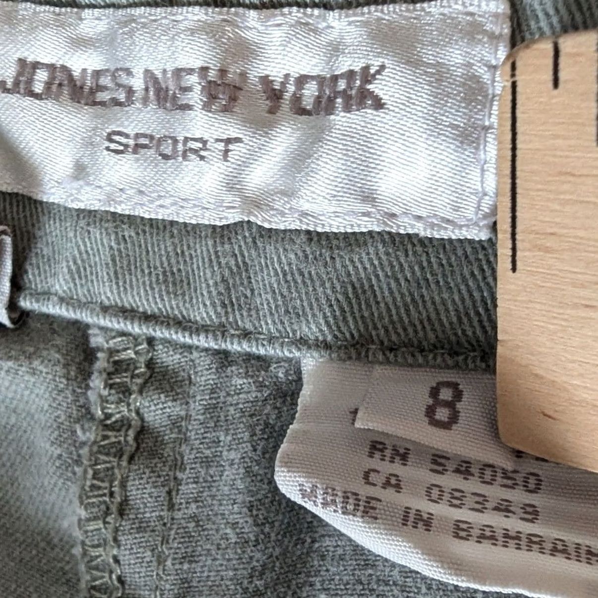 Jones New York VINTAGE Sage Green Utility Shorts Cotton Twill Womens Sz 8 High Rise 5-Pocket Button Zip Casual Workwear Cargo Summer 100% Cotton Jersey? Size 26" / US 2 / IT 38 - 8 Thumbnail