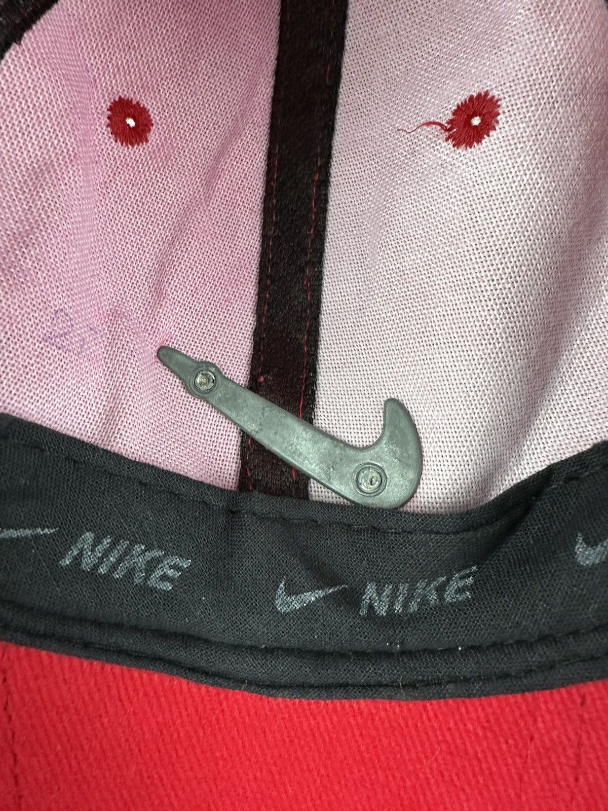 Nike Vintage Nike Metal Swoosh Strapback Red 00s Size ONE SIZE - 5 Thumbnail