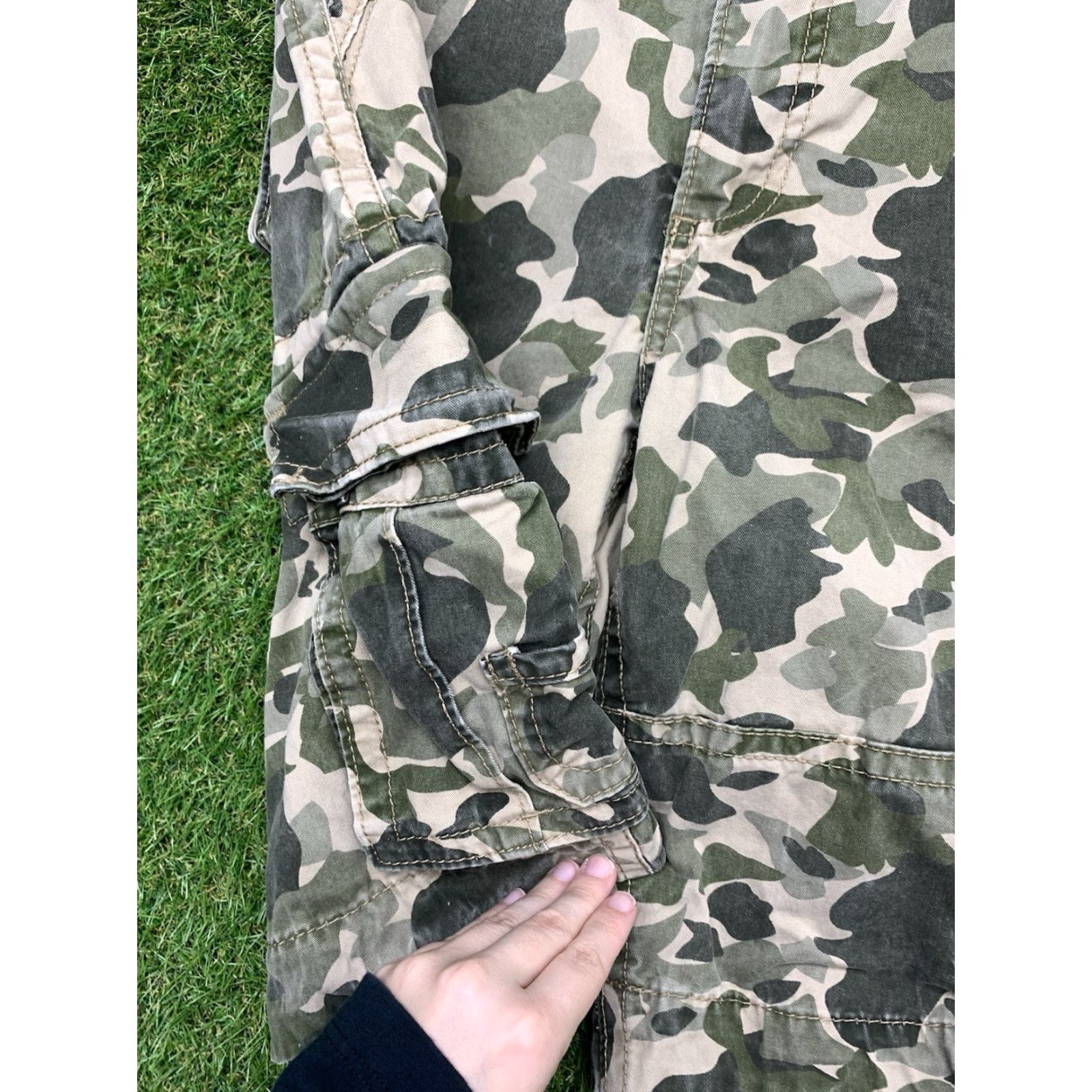 Vintage Aeropostale Cargo Shorts Mens 32 Army Green Camo Y2K Skater Grunge 90s Size US 32 / EU 48 - 5 Thumbnail