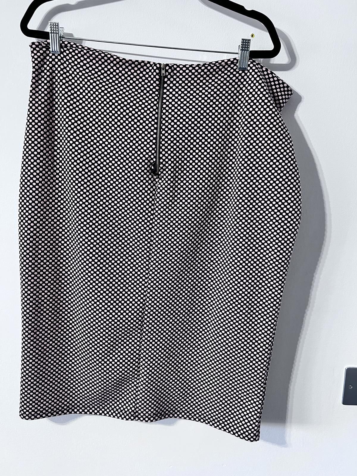 Other Girls on Film Black & Pink Polka Dot Pencil Skirt – Size 20 Size 38" / US 16 / IT 52 - 6 Thumbnail