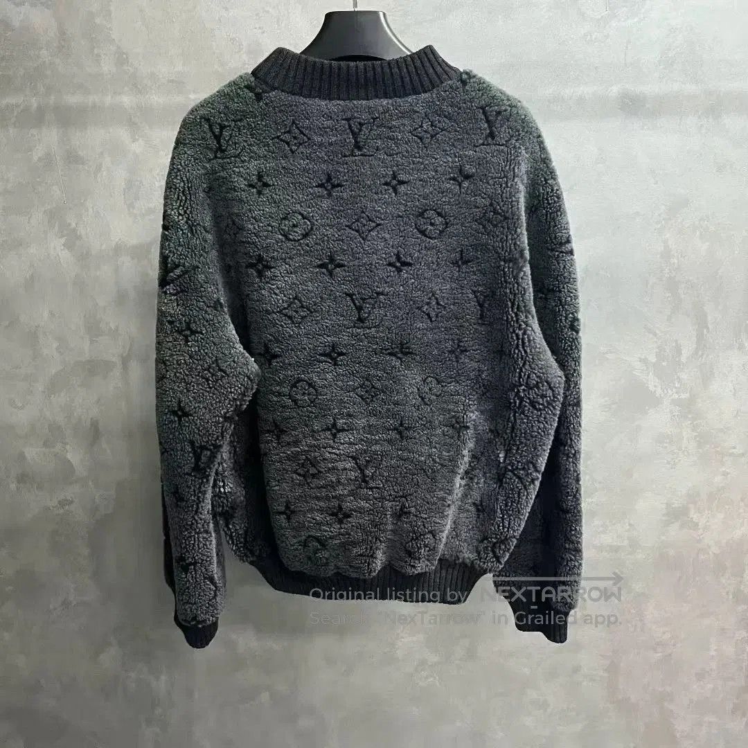 Louis Vuitton louis vuitton black logo crewneck sweatshirt. Size US L / EU 52-54 / 3 - 2 Thumbnail