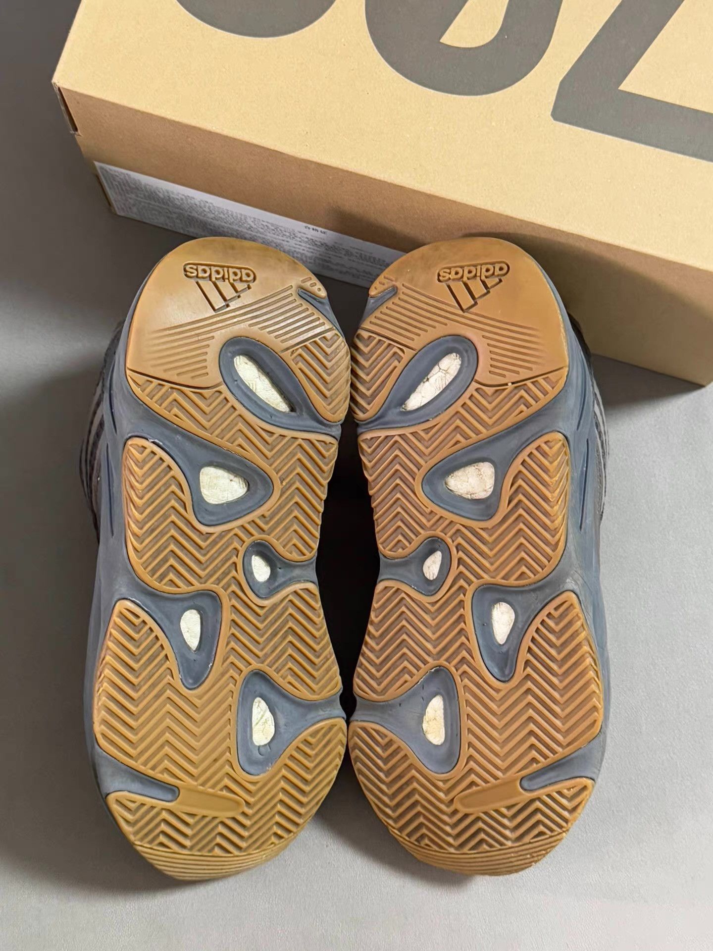Yeezy Yeezy 700 V3 Arzareth Ｑ20 Size US 8 / EU 41 - 6 Thumbnail