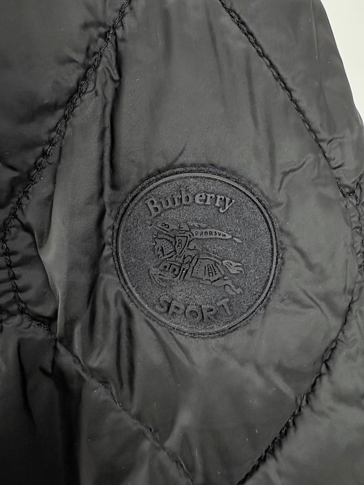 Burberry BURBERRY Diamond Quilted Reversible Padded Coat Size US XS / EU 42 / 0 - 5 Thumbnail