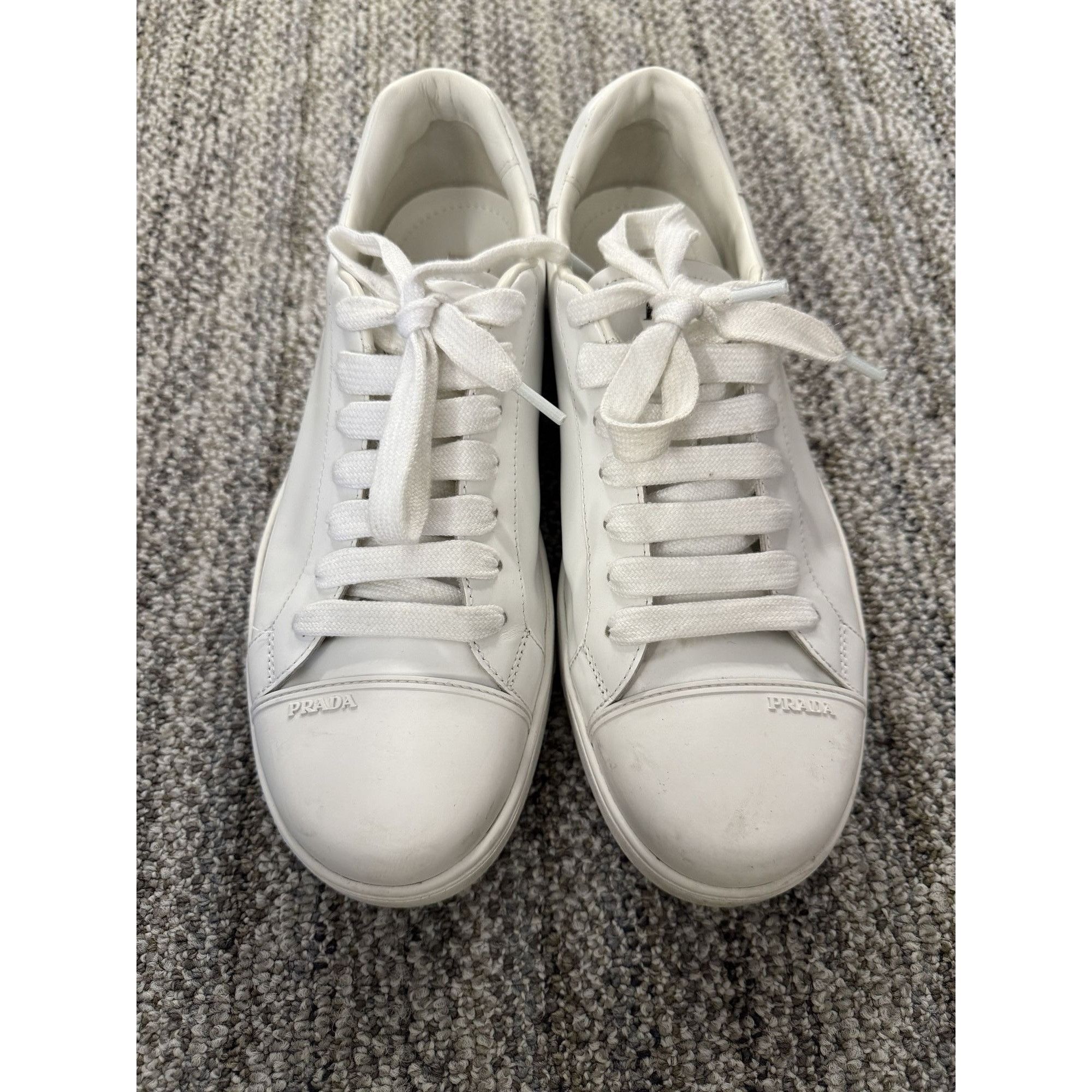 シューズ・サンダルその他 Prada White fabric and mesh low-top sneaker Prada Prada White Fabric And Mesh Low-Top Sneaker | Grailed