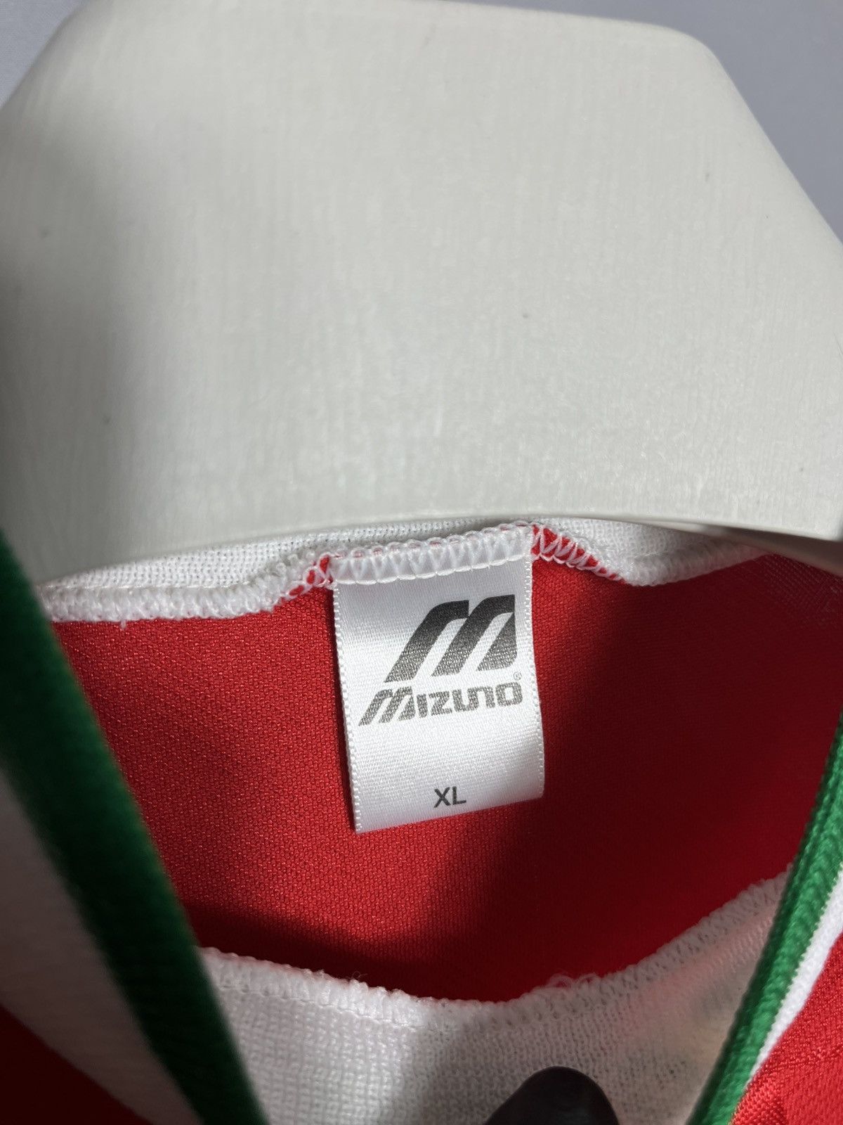 Mizuno SWINDON TOWN 1995 1996 1997 HOME FOOTBALL MIZUNO JERSEY Size US XL / EU 56 / 4 - 4 Thumbnail