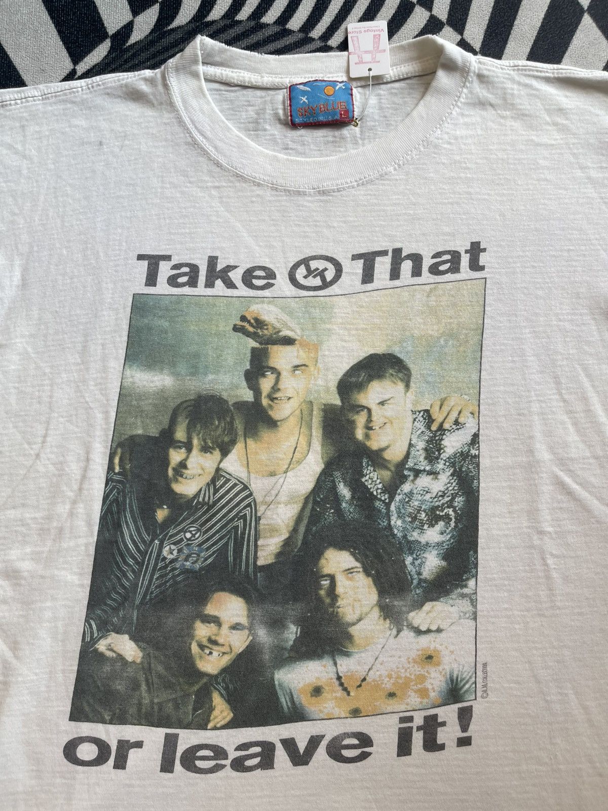 Band Tees Vintage 90s Take That "Or Leave It" Parody Bootleg T-Shirt Size US XL / EU 56 / 4 - 3 Thumbnail