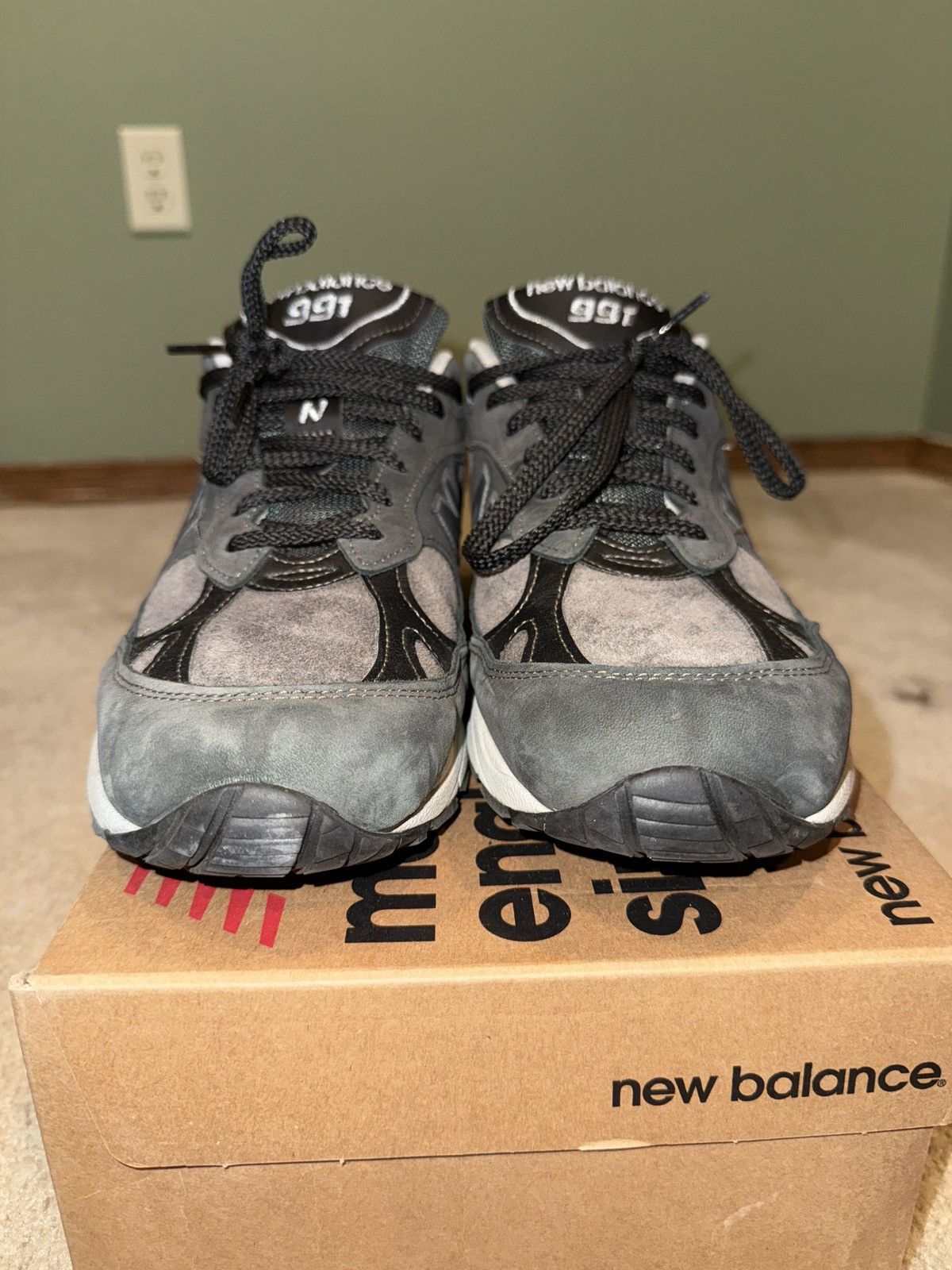 New balance 991 “dark grey” overseas exclusive