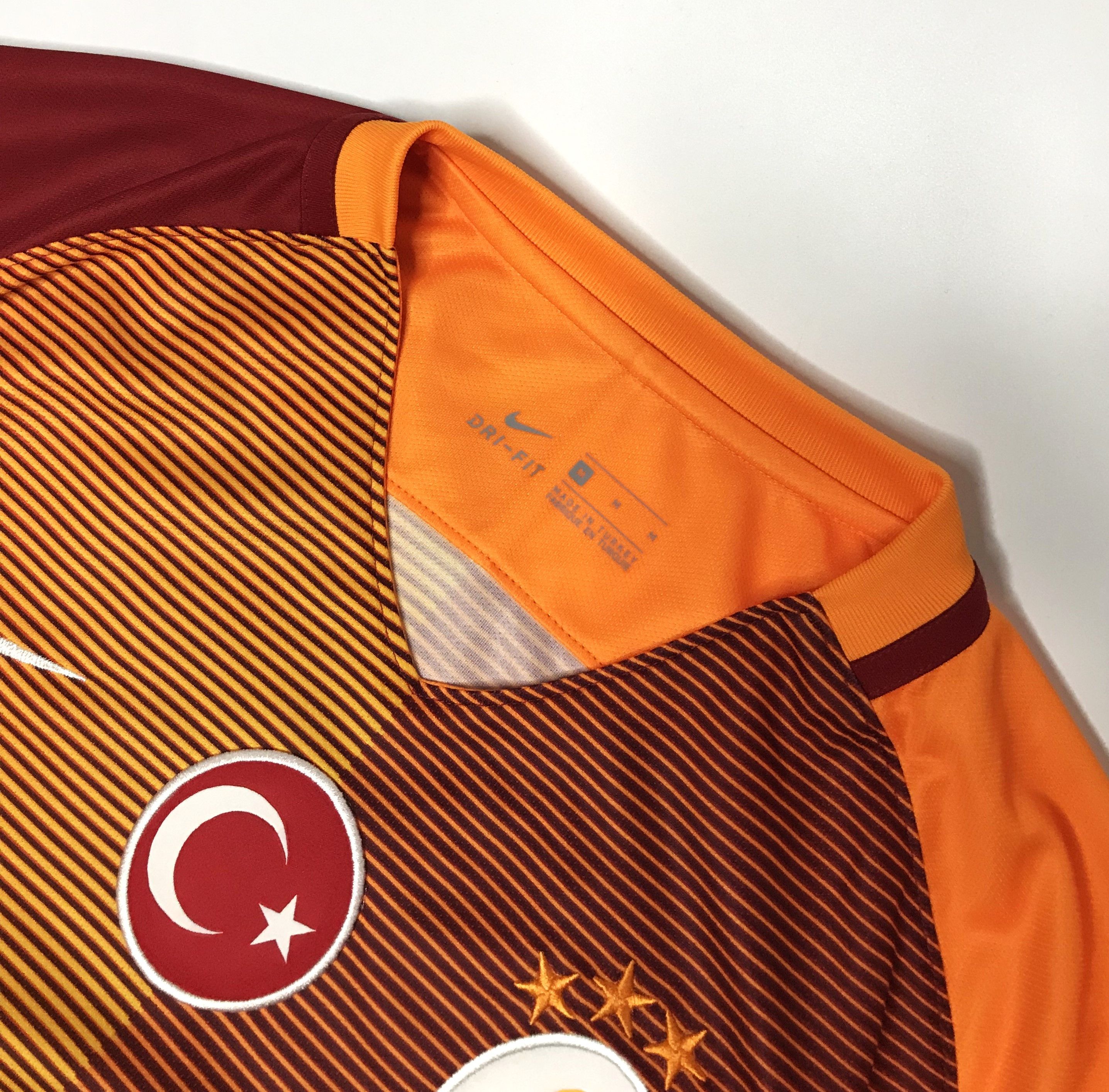 Nike Galatasaray 2017-18 Home Jersey Uğur #10 UEFA Sz M Size US M / EU 48-50 / 2 - 6 Thumbnail