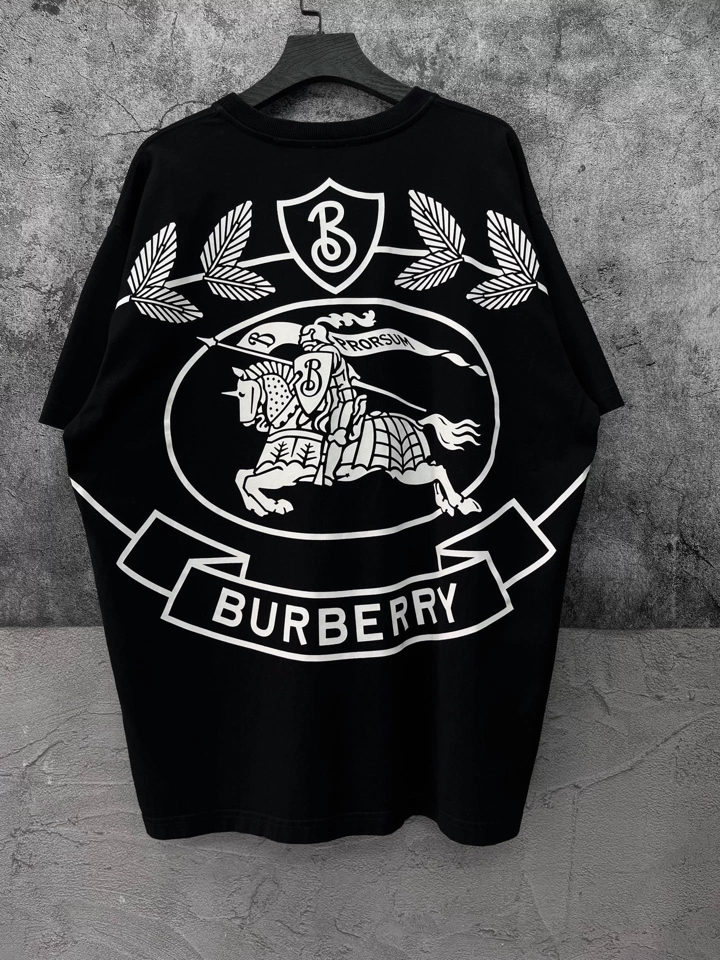 Burberry Burberry FW22 Back Wheat Horseferry Short-Sleeve S 99 New Size US S / EU 44-46 / 1 - 3 Thumbnail
