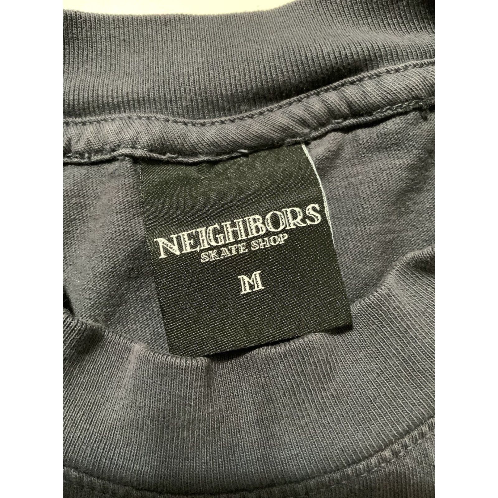 Vintage Neighbors Skate Shop Skateboarding Gray Graphic Crewneck S/S T-Shirt Sz. M Mens Medium Gray Crew Neck Graphic Shirt 90s? Size US M / EU 48-50 / 2 - 5 Thumbnail