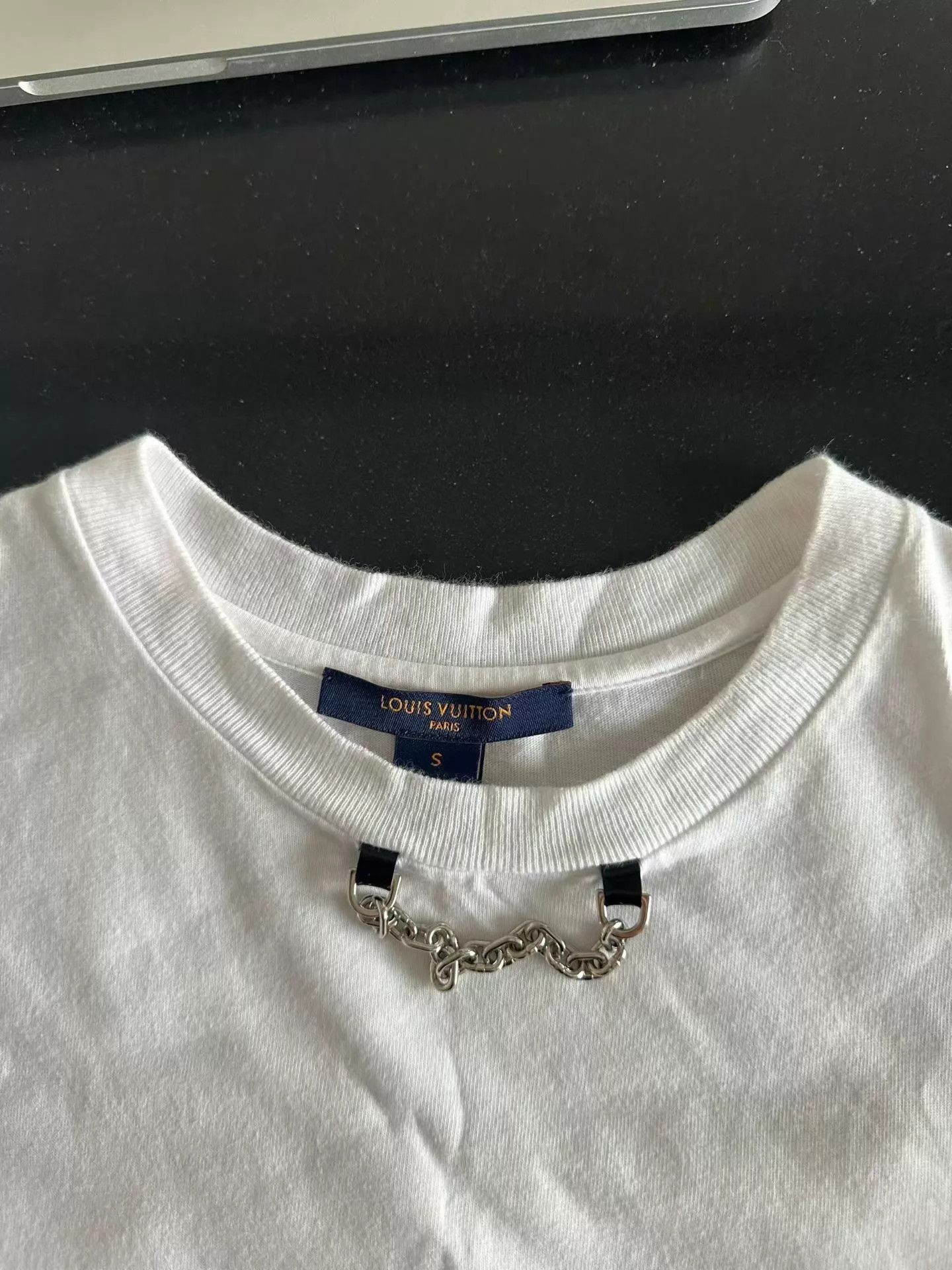 Louis Vuitton LV Chain Short Sleeve T-Shirt Size S 98 New 54L 90B Size S / US 4 / IT 40 - 3 Thumbnail
