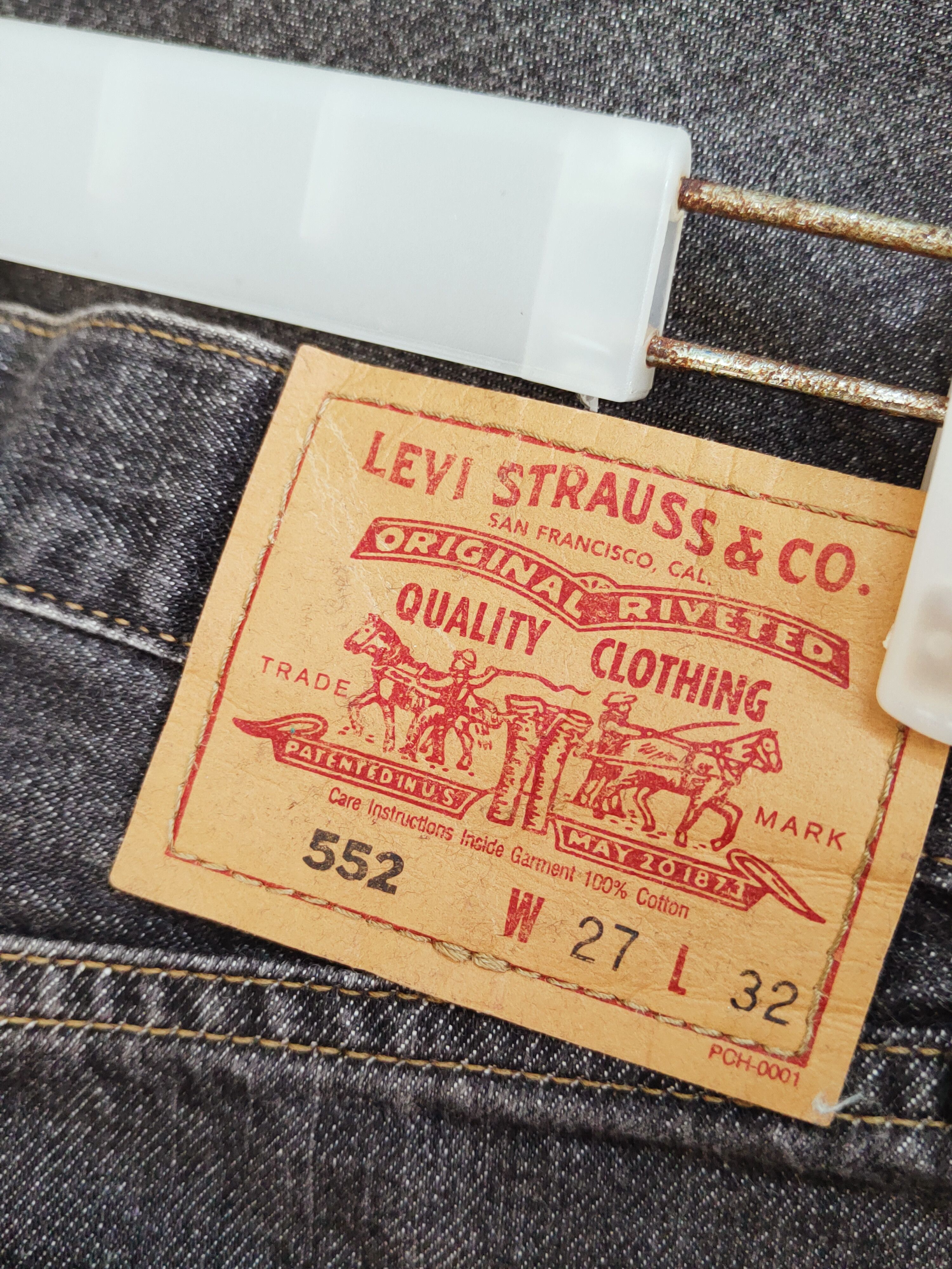 Levi's 552 Levi's Black Distressed Ripped Jeans #W498 Size US 27 - 14 Thumbnail