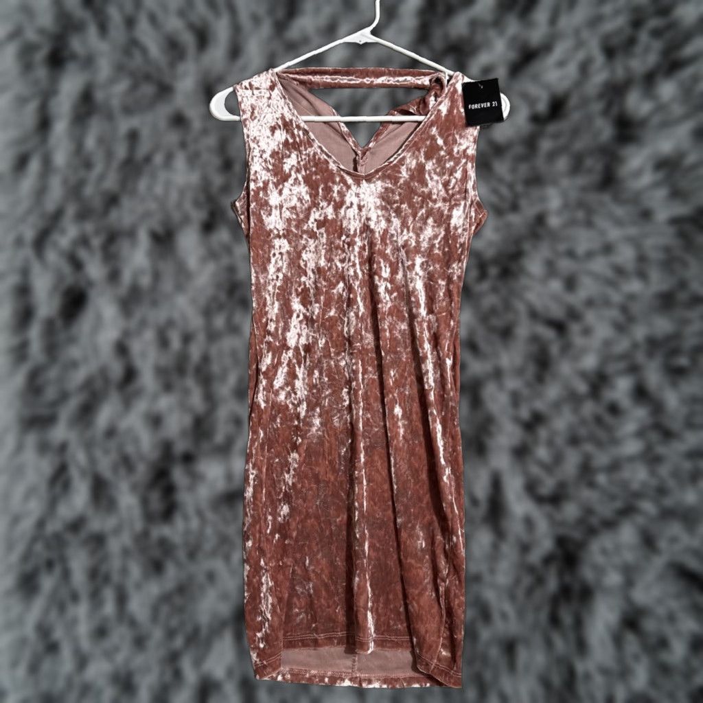 Forever 21 FOREVER 21 Crushed Velvet Dress Small Pink V-Neck Sleeveless Bodycon Clubwear Barbiecore Y2K Party/Cocktail Evening Wear Womens Size S / US 4 / IT 40 - 1 Thumbnail