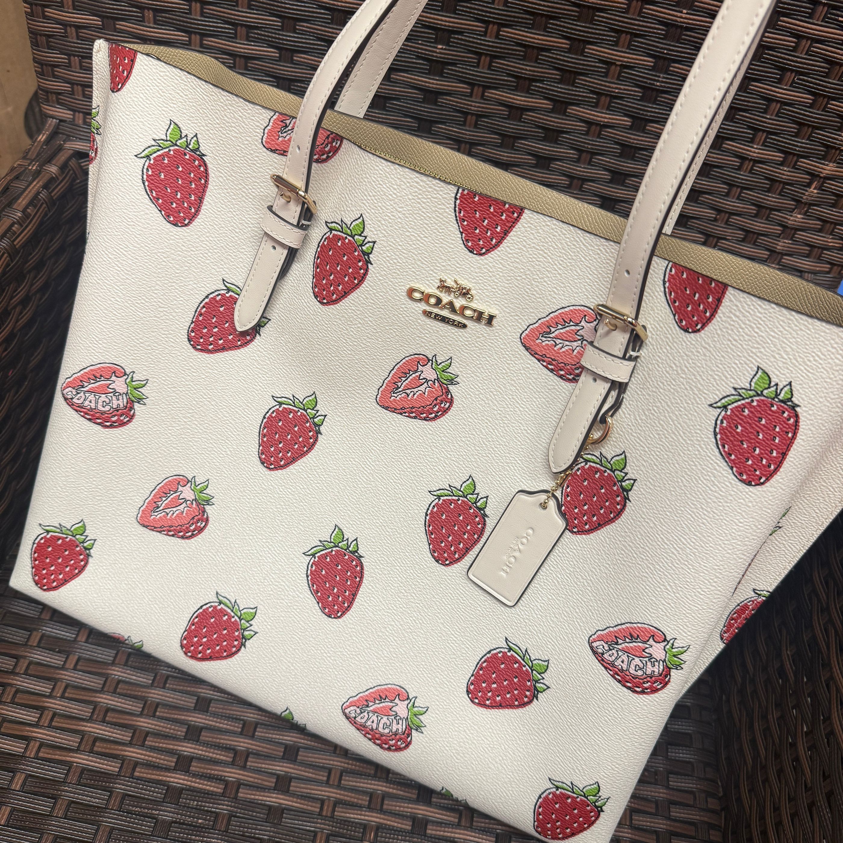 coach Mollie Tote Bag With Strawberry Print caq65