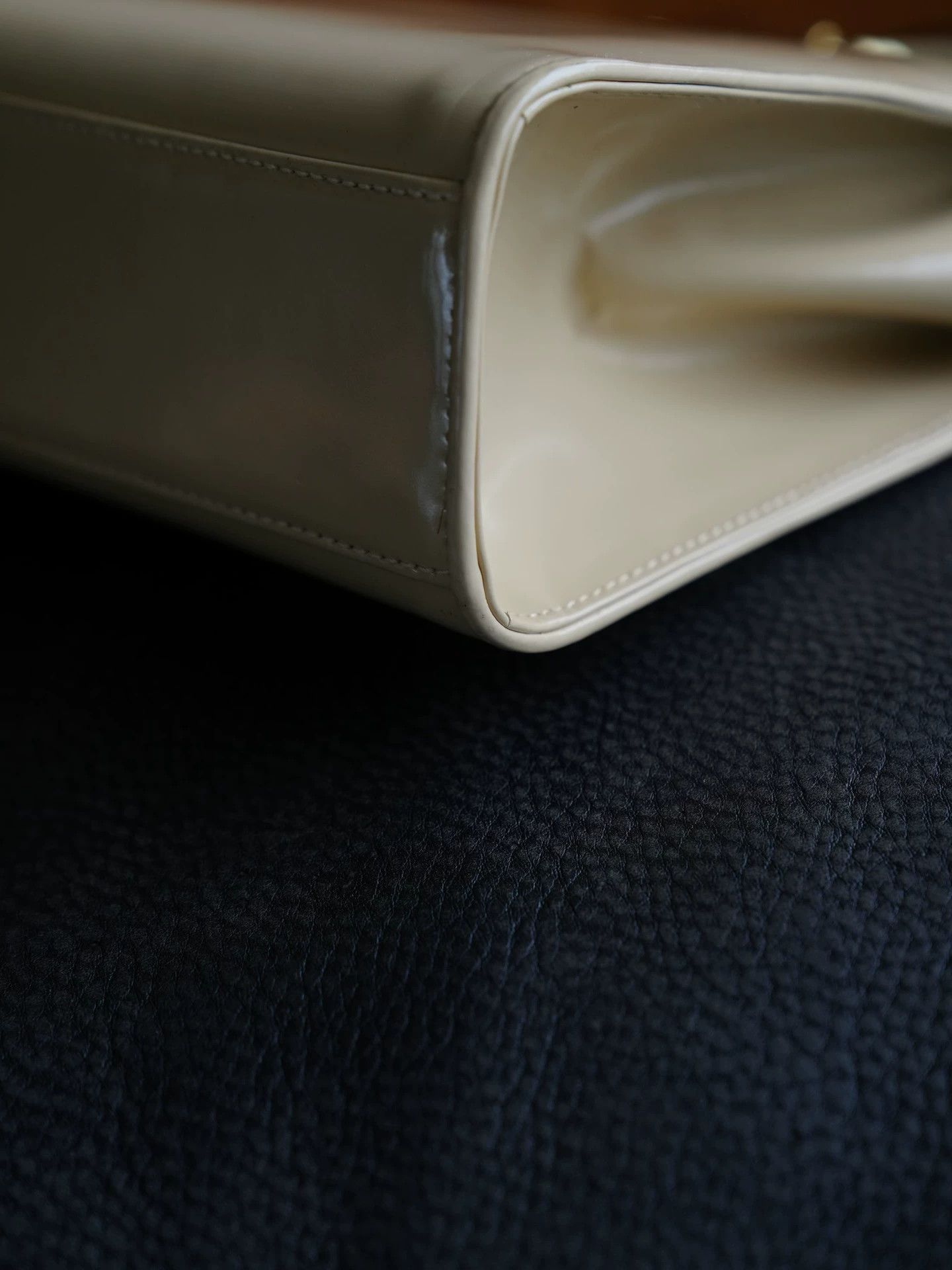 Other BKC Light Milk Tea Croc Embossed Box Leather 3-Way Bag Size ONE SIZE - 9 Thumbnail