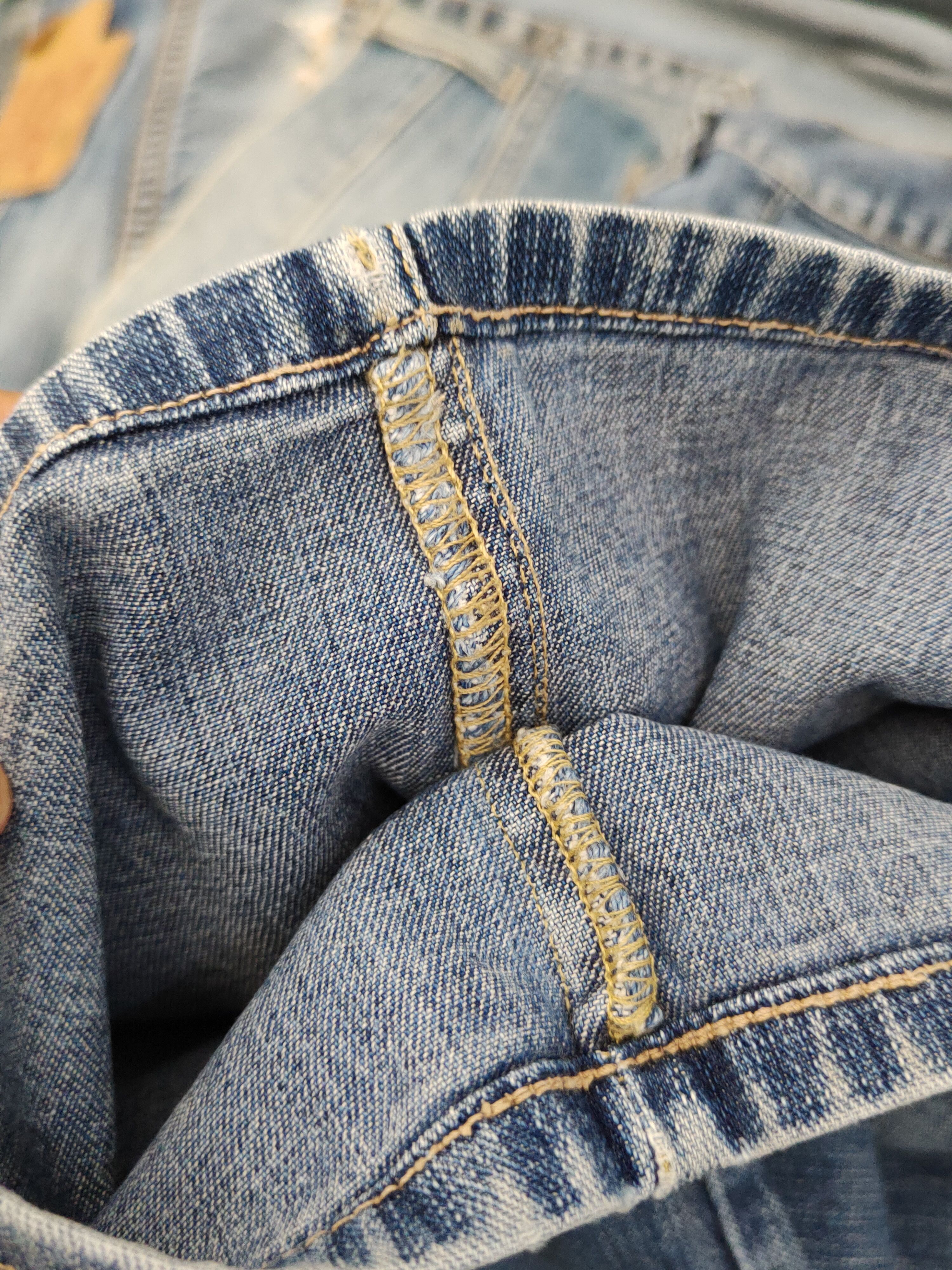 Burberry Burberry Blue Distressed Ripped denim Jeans #W1597 Size US 33 - 12 Thumbnail
