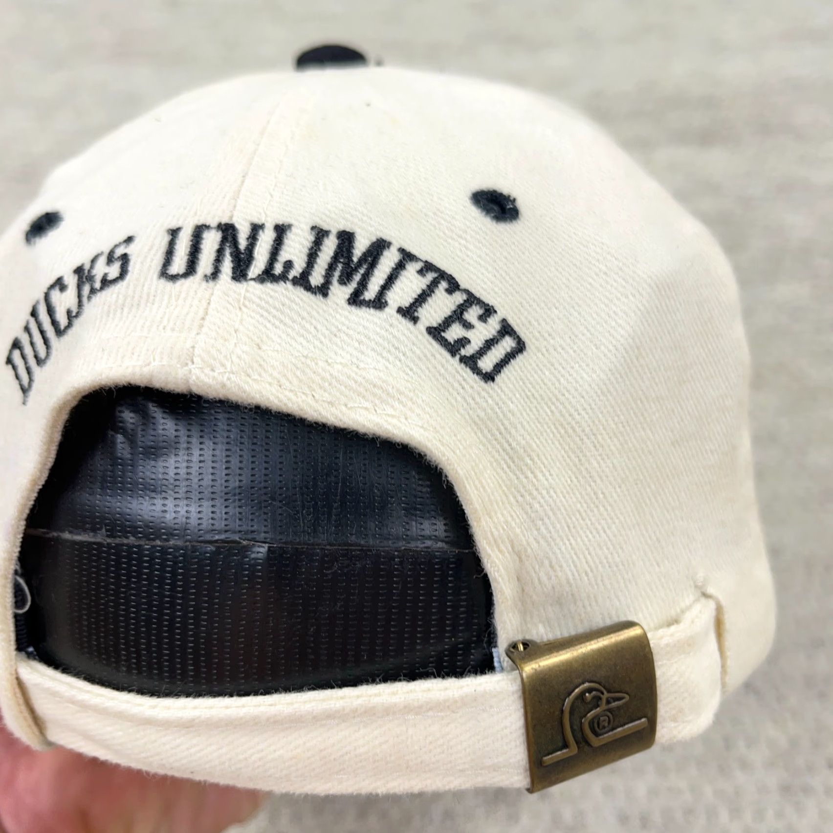 Vintage VINTAGE Ducks Unlimited Hat Cap Strap Back Black White Nature Y2K Faded Adult BD Cap Size ONE SIZE - 6 Thumbnail