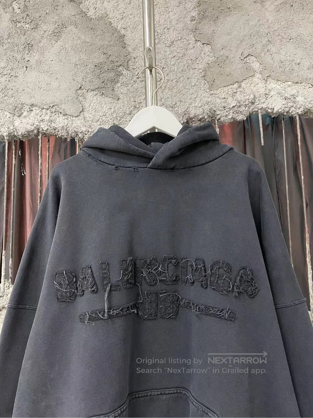 Balenciaga balenciaga oversized hoodie in dark color. Size US S / EU 44-46 / 1 - 3 Thumbnail