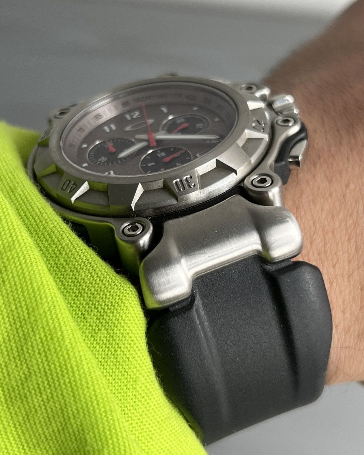 Oakley Oakley Crankcase Large 3-Hand Stainless Steel Carbon Watch Size ONE SIZE - 6 Thumbnail