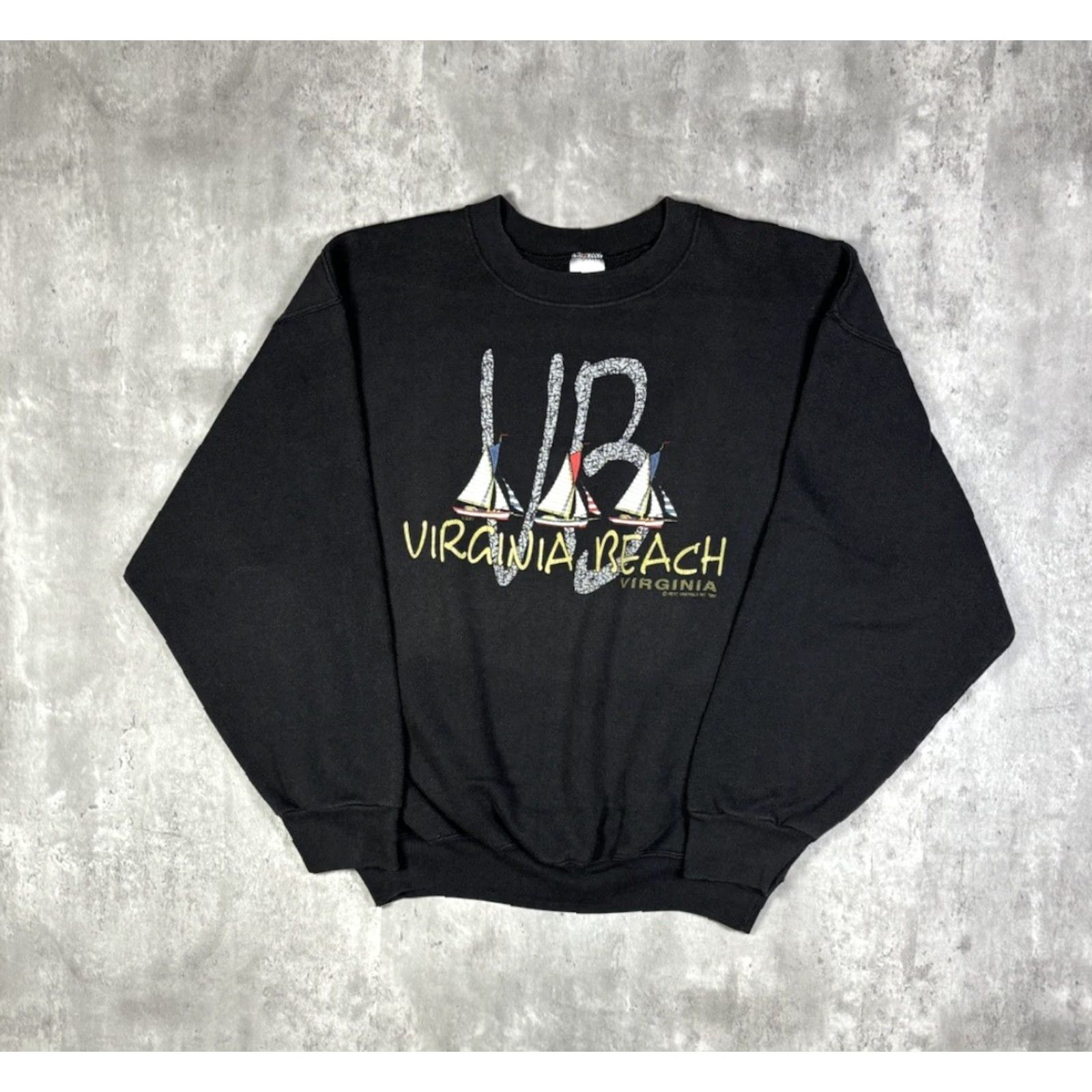 Vintage VINTAGE 90s Virginia Beach Graphic Sweatshirt XL Men Black Gildan Heavy Blend Pullover Size US XL / EU 56 / 4 - 2 Thumbnail