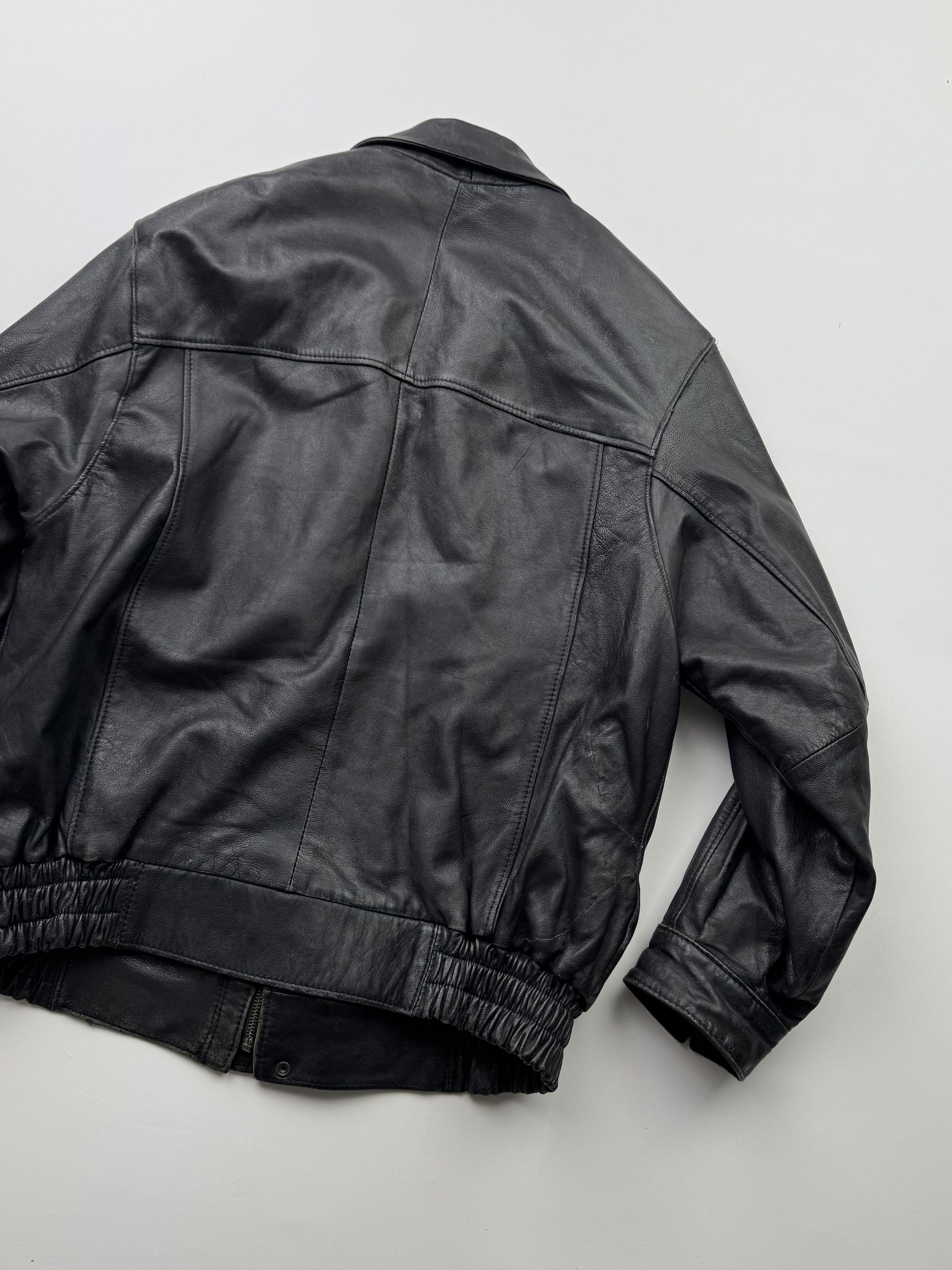 Japanese Brand Vintage Thrashed Leather Bomber Jacket B750(V507) Size US M / EU 48-50 / 2 - 10 Thumbnail