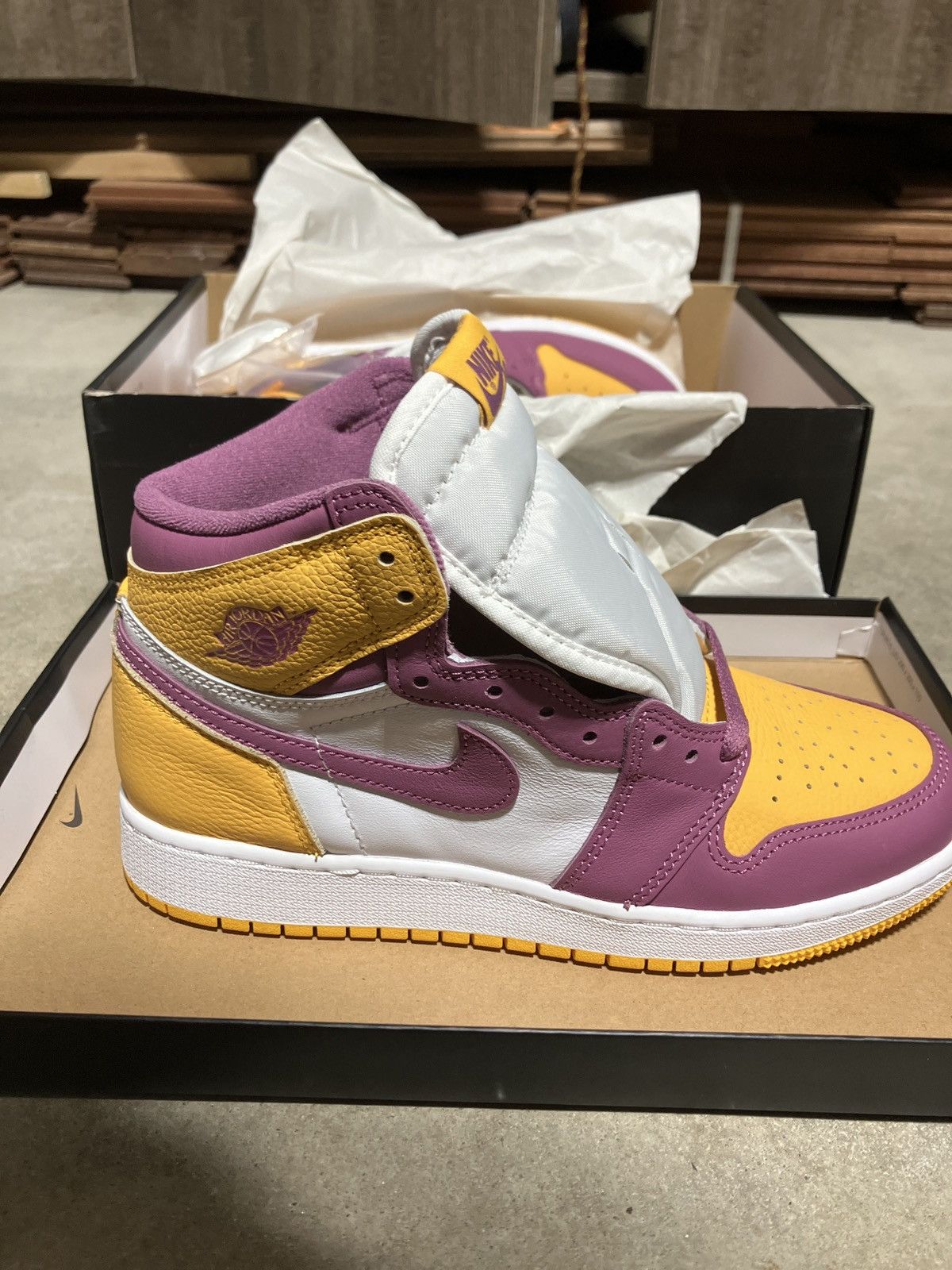 Nike Nike Jordan Size US 6 / EU 39 - 2 Thumbnail