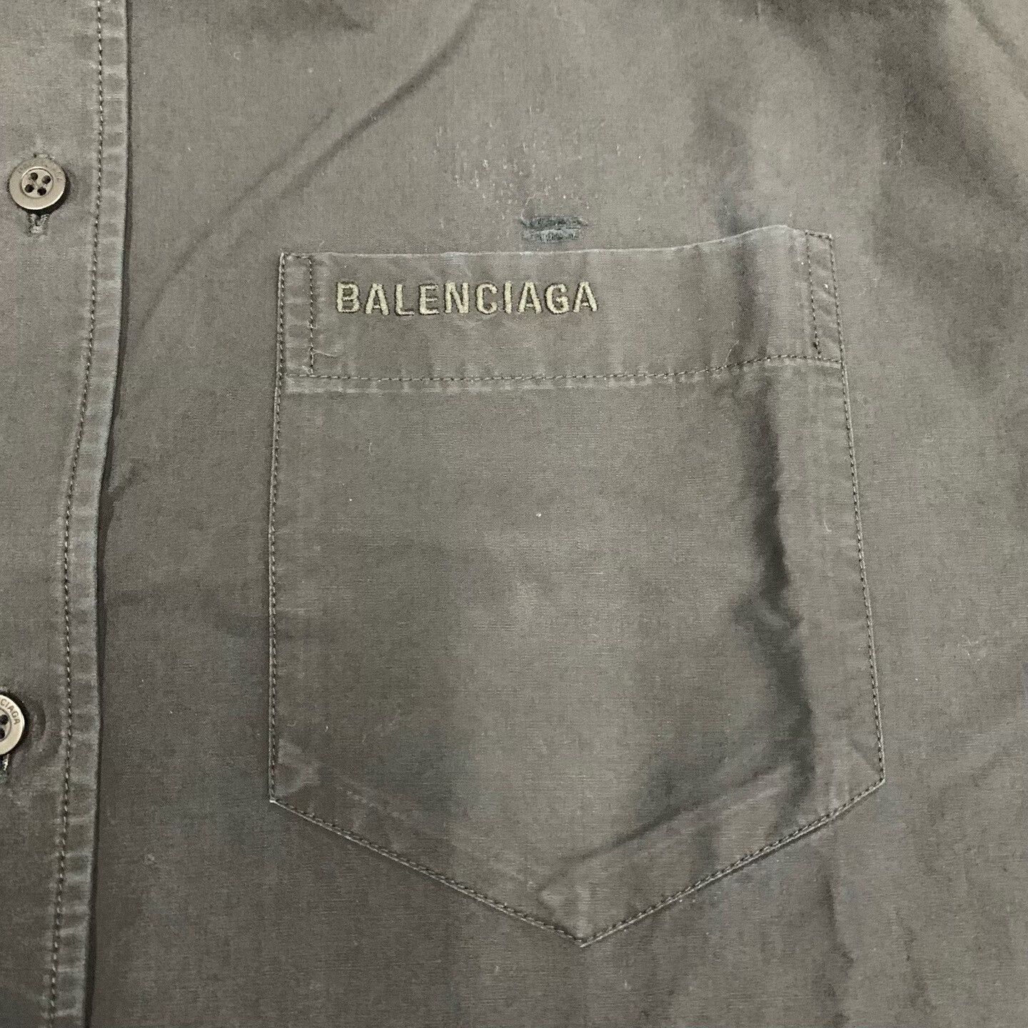 Balenciaga balenciaga black distressed button-up shirt jacket Size US M / EU 48-50 / 2 - 6 Thumbnail