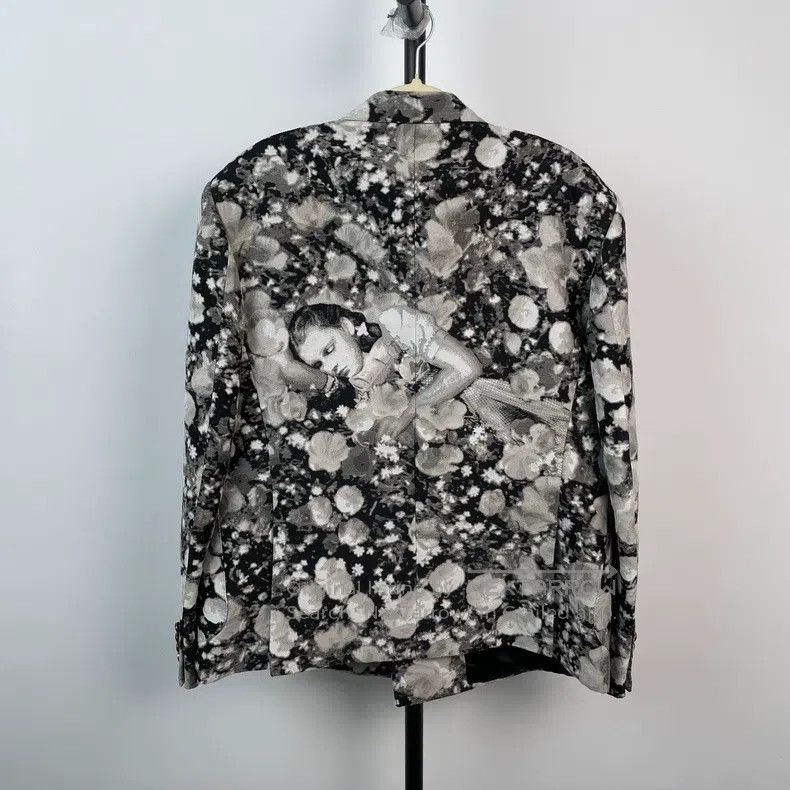 Louis Vuitton Louis Vuitton Show style smudged flower blazer Size 50R - 2 Thumbnail
