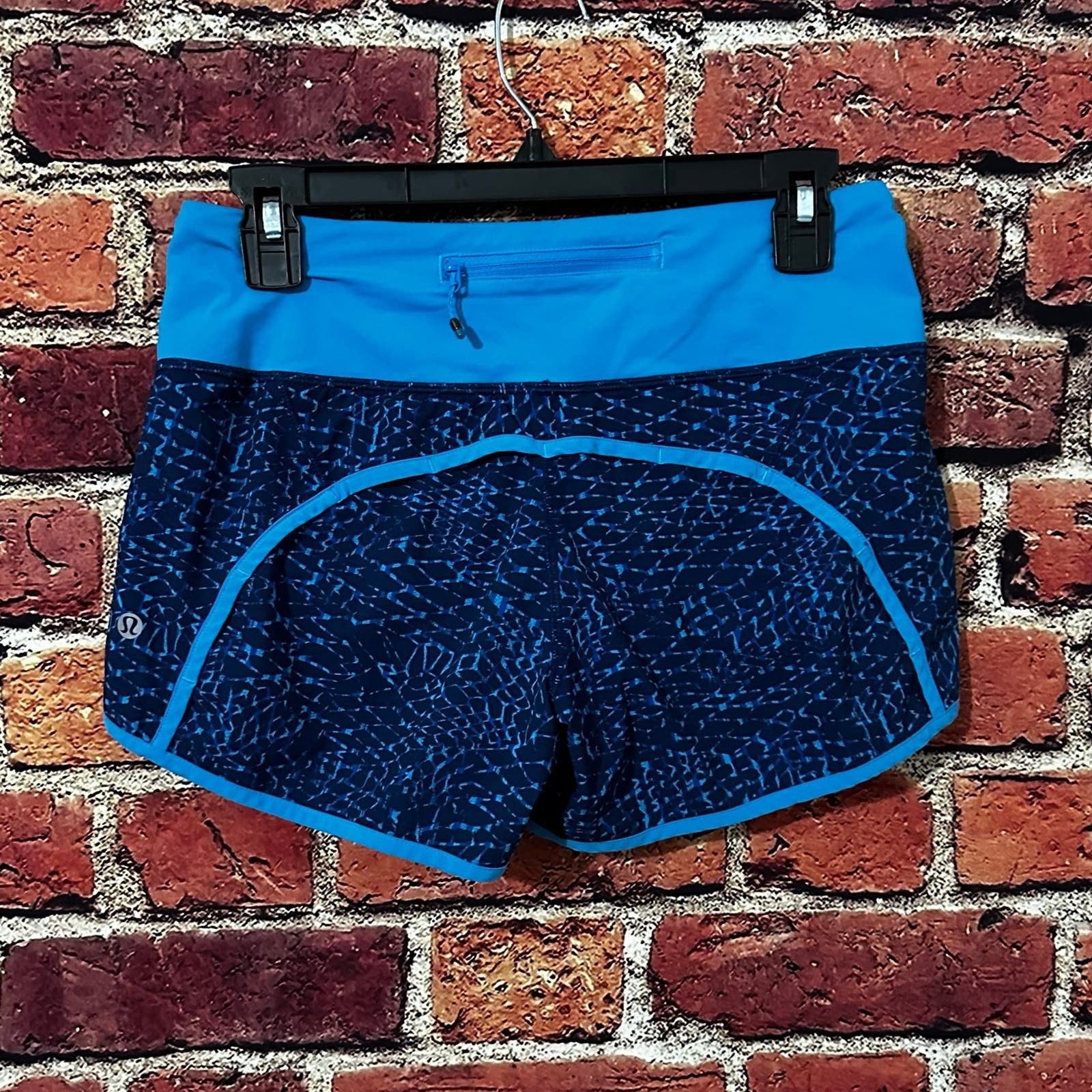 Lululemon lululemon shorts size 4 Size 26" / US 2 / IT 38 - 2 Thumbnail