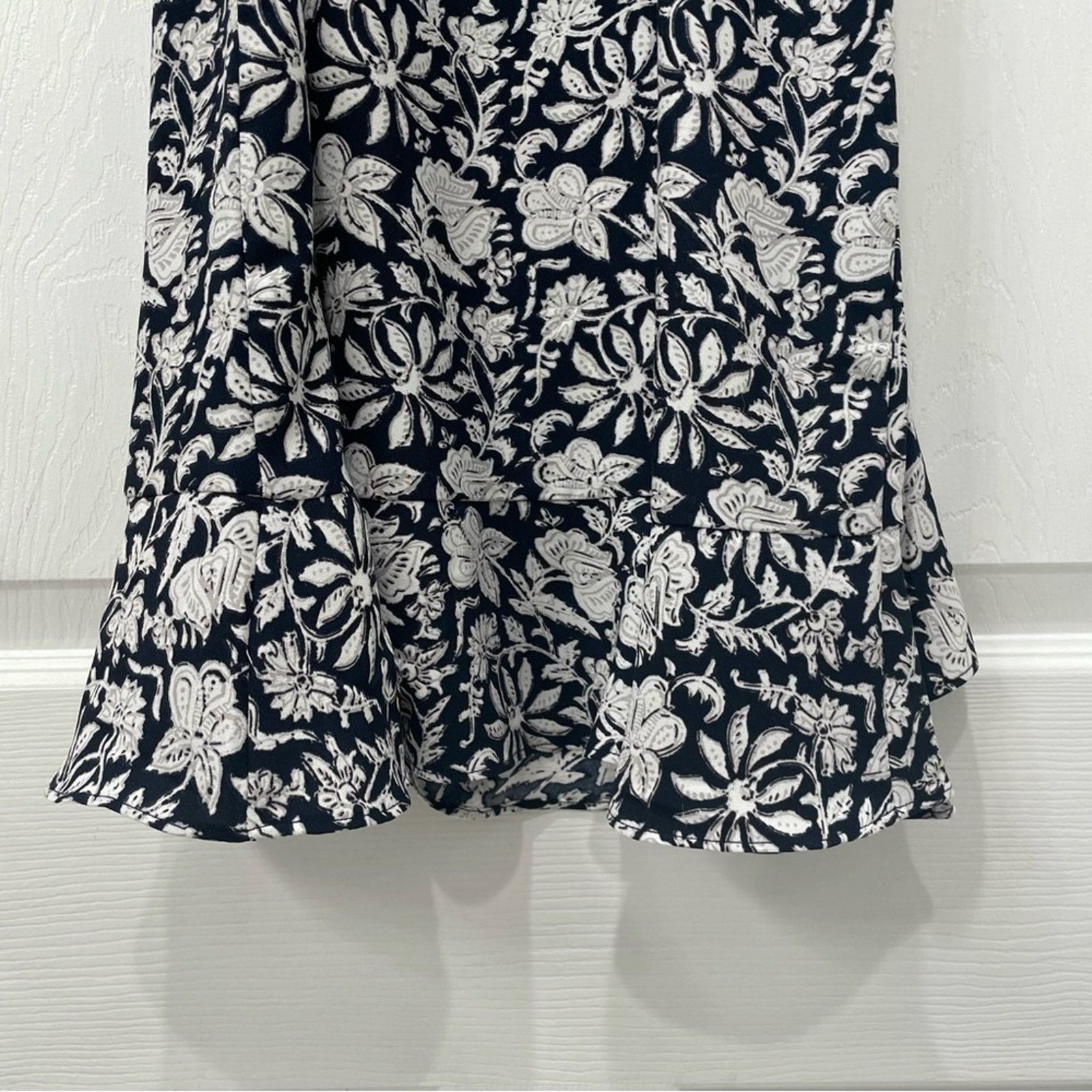 Loft Ann Taylor LOFT Floral Wrap Dress with Ruffle V Neck XS Size XS / US 0-2 / IT 36-38 - 11 Thumbnail