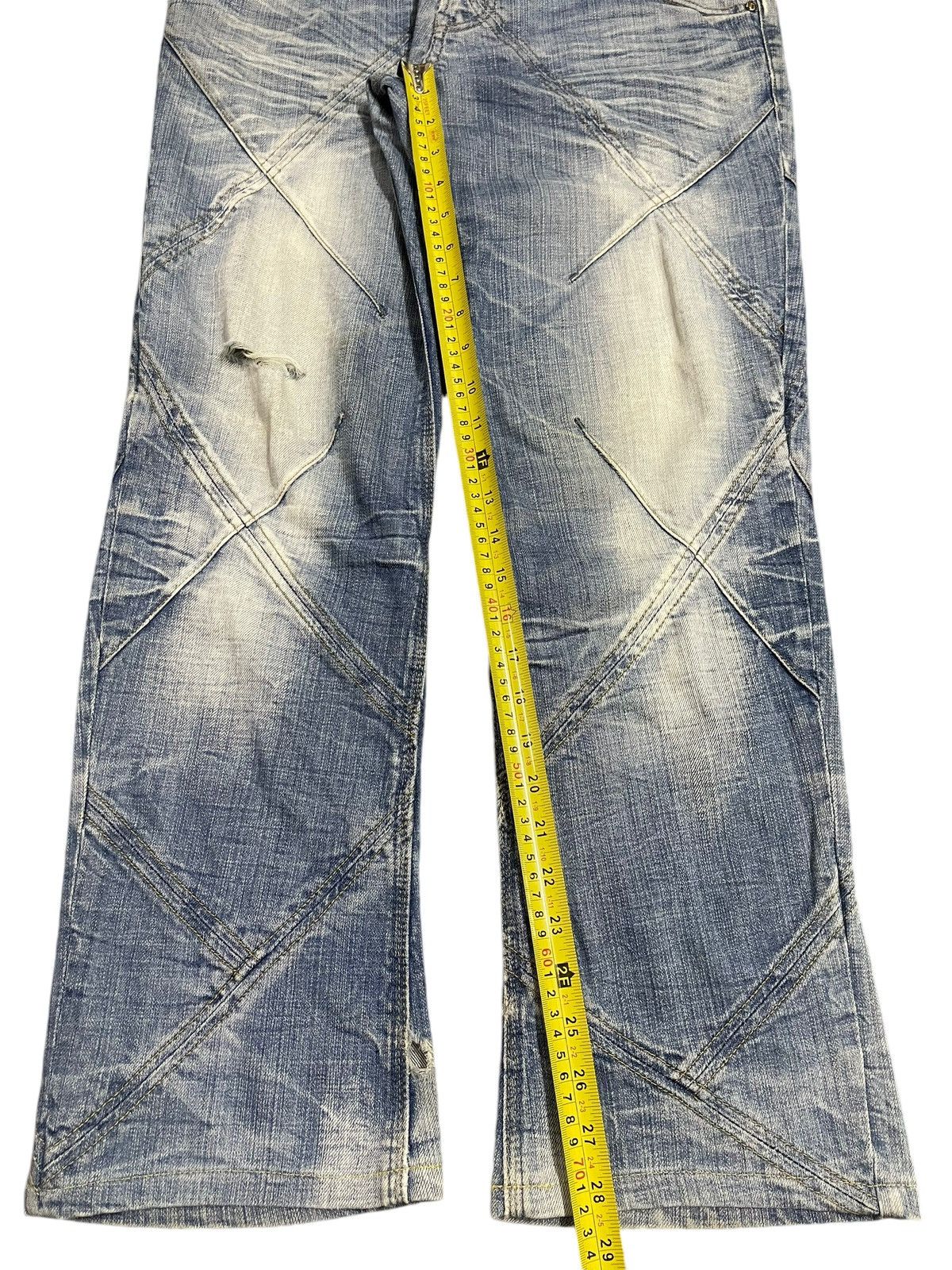 Who Decides War Vintage Japanese Brand Embroidered Patch Style Jeans Size US 32 / EU 48 - 13 Thumbnail