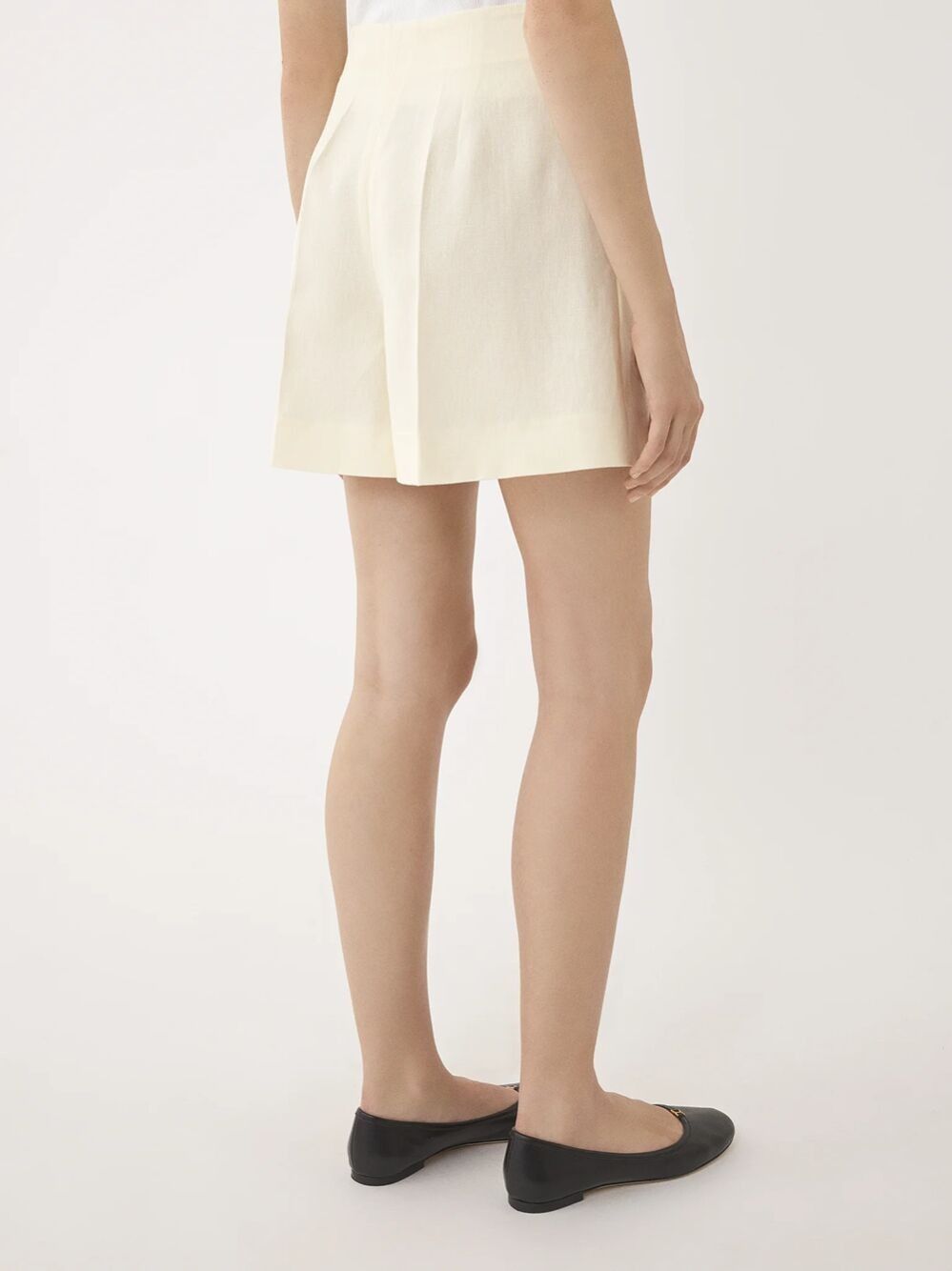 Chloe o1y0825 Short in Cream Size 27" / US 4 / IT 40 - 4 Thumbnail