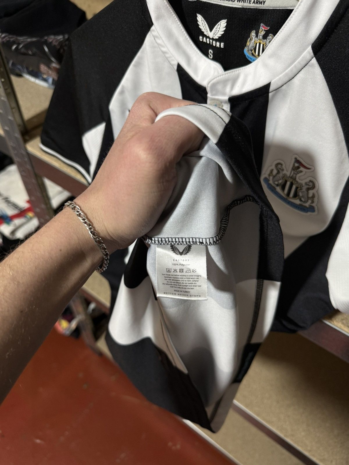 Castore × Vintage Rare Castore Newcastle United 2021 2022 Home Soccer Jersey Size US S / EU 44-46 / 1 - 8 Thumbnail