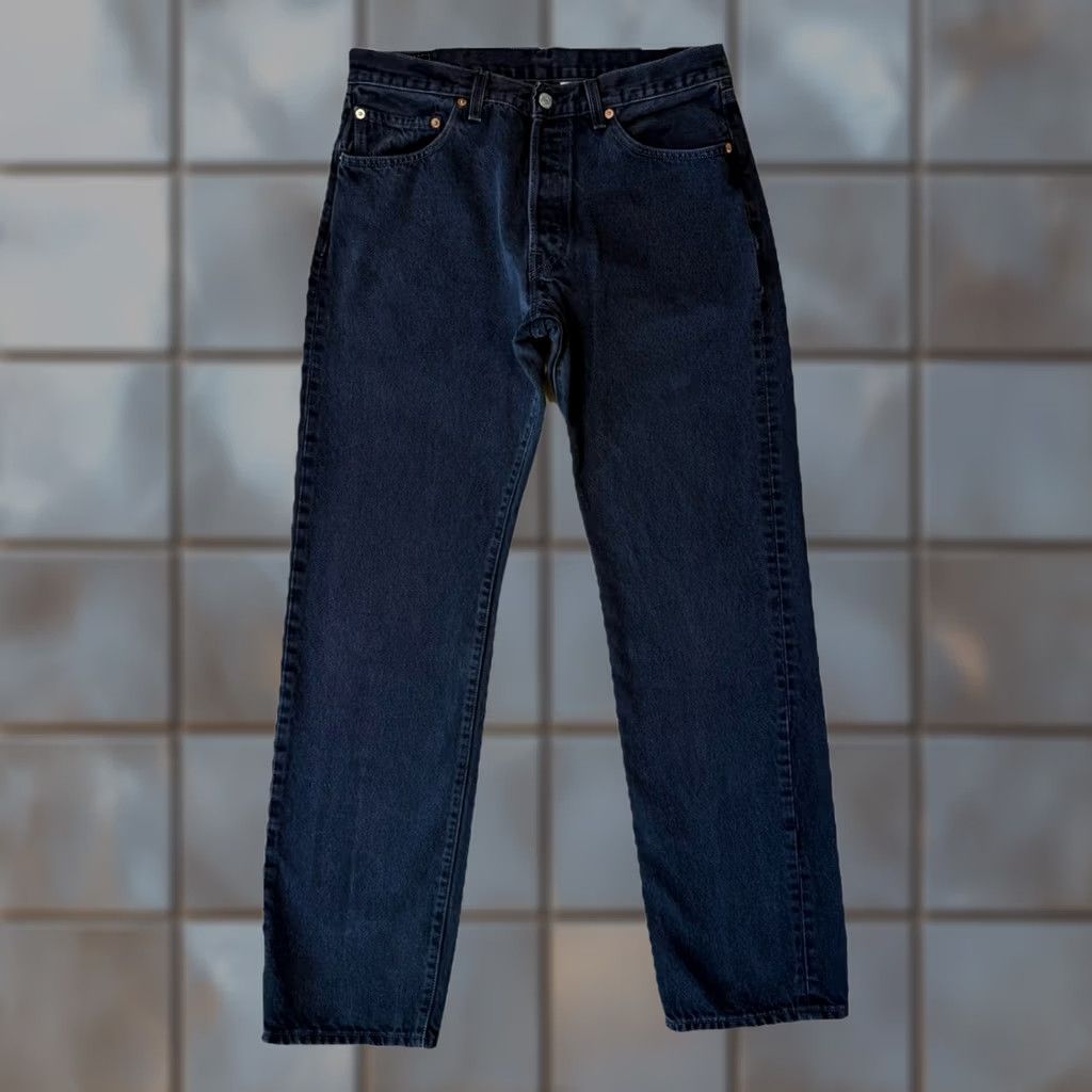 Levi's VINTAGE Levi's 501 Jeans 32 Black 90s Straight Leg Denim Minimalist 32x32 Mens Jeans 90s Vintage Levi's 501 Series Black Denim Straight Size US 30 / EU 46 - 1 Thumbnail