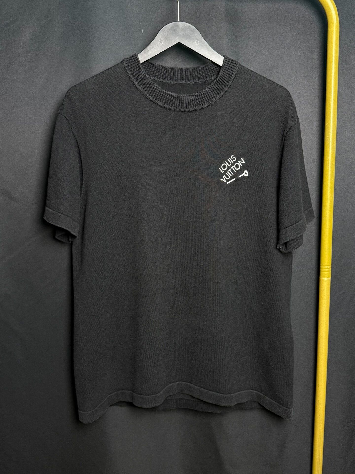 Louis Vuitton louis vuitton black short sleeve t-shirt Size US S / EU 44-46 / 1 - 1 Thumbnail