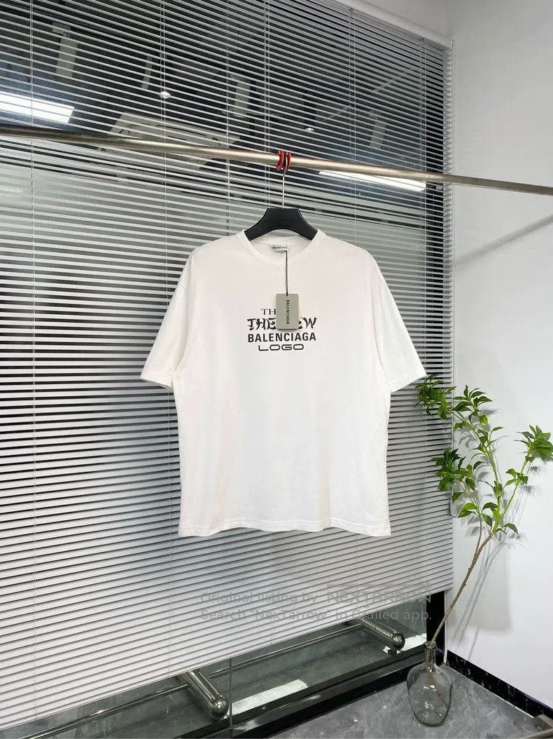Balenciaga Balenciaga Short-sleeve T-shirt with front and back letter Size US S / EU 44-46 / 1 - 1 Thumbnail