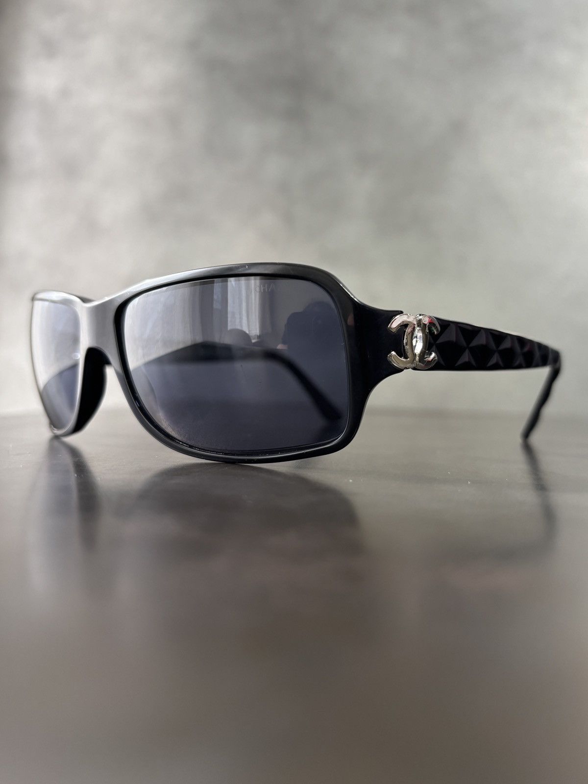 Chanel 2000s Vintage Chanel Sunglasses 5050 Y2K Quilted Double-C Size ONE SIZE - 23 Thumbnail