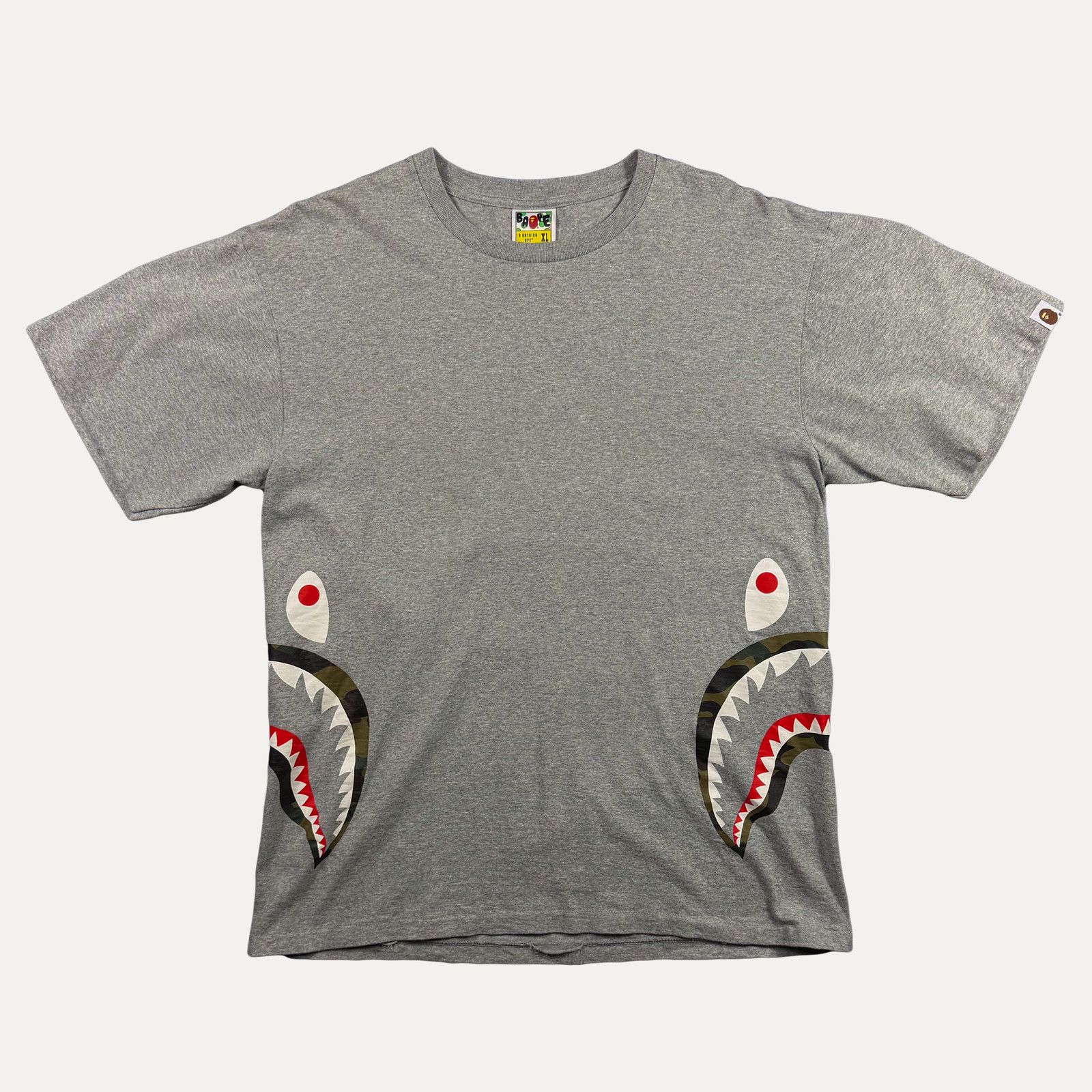 Bape Bape Side Shark T-Shirt Size US XL / EU 56 / 4 - 1 Thumbnail